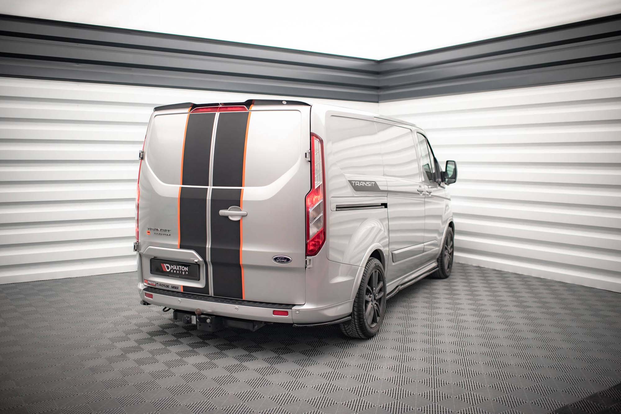 Спојлер  Maxton Design за багажник на Ford Transit Custom ST MK1 по 2017 година, боја карбон