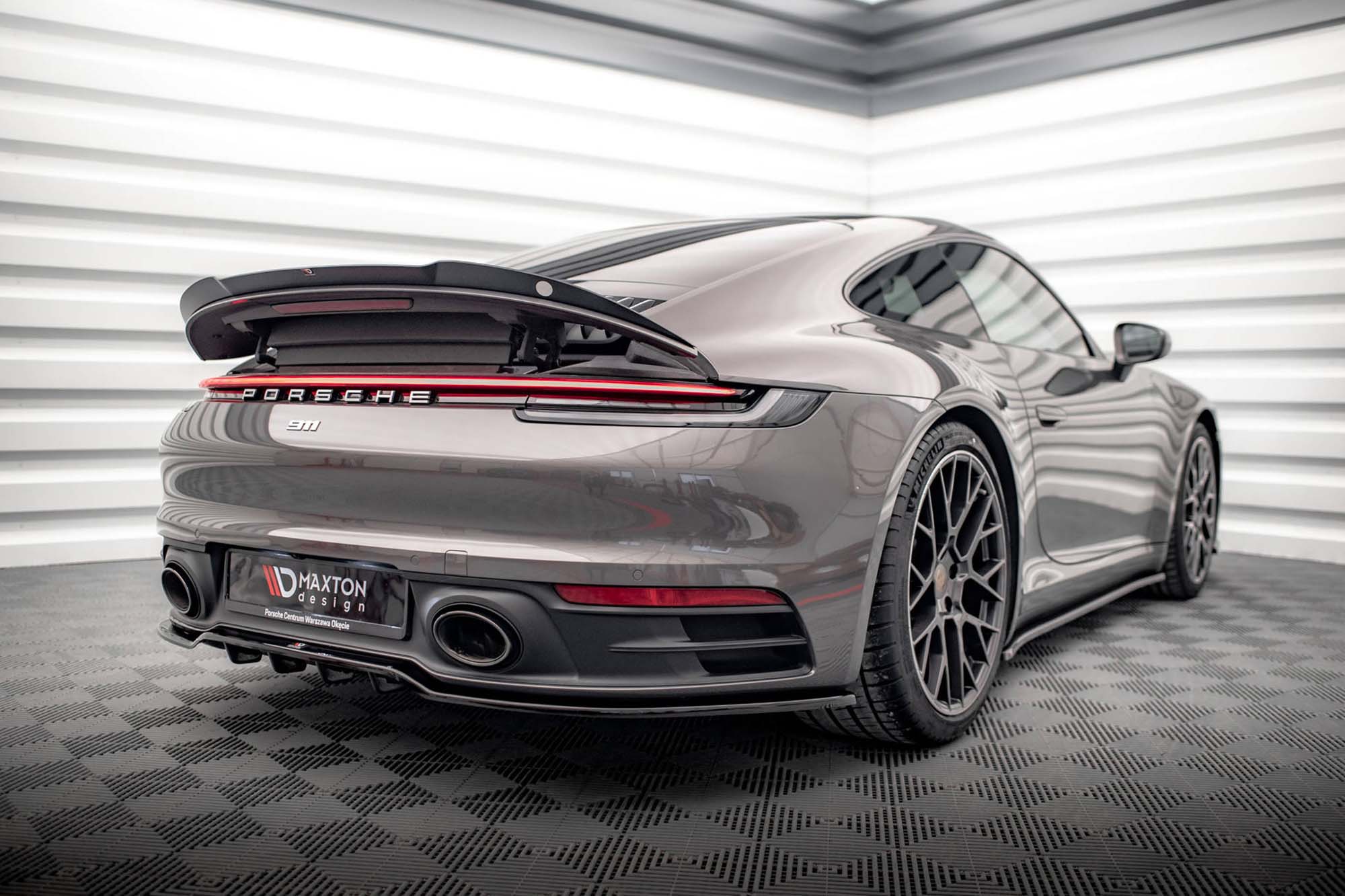 Спојлер  Maxton Design за заден браник на Porsche 911 Carrera 4S 992 по 2019 година, боја карбон