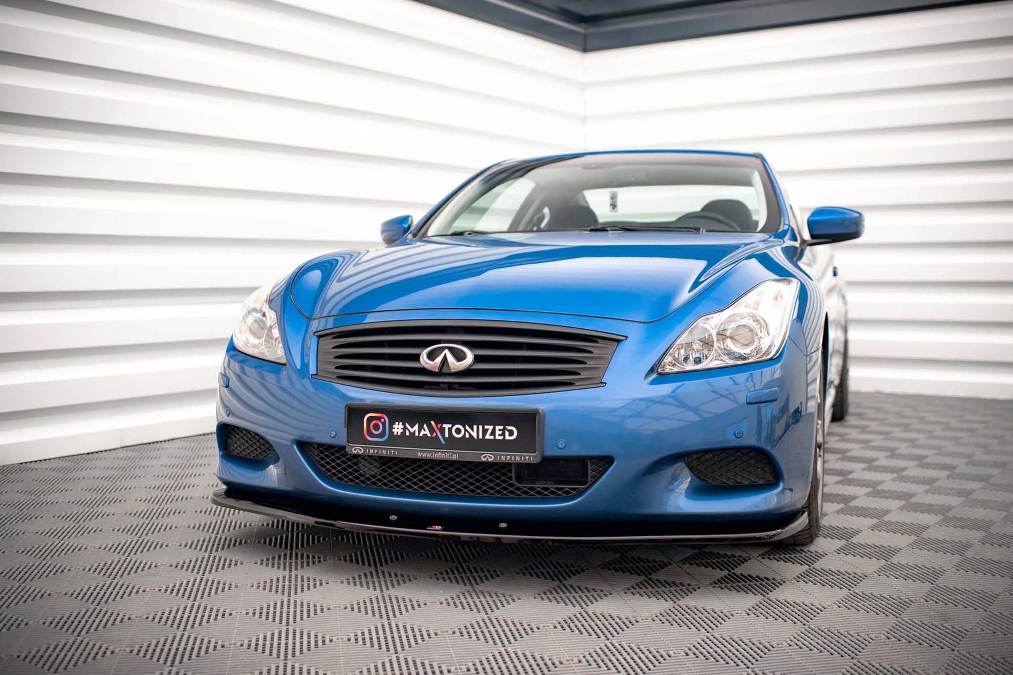 Спојлер  Maxton Design за преден  браник на Infiniti G37 Coupe 2009-2013, црн лак