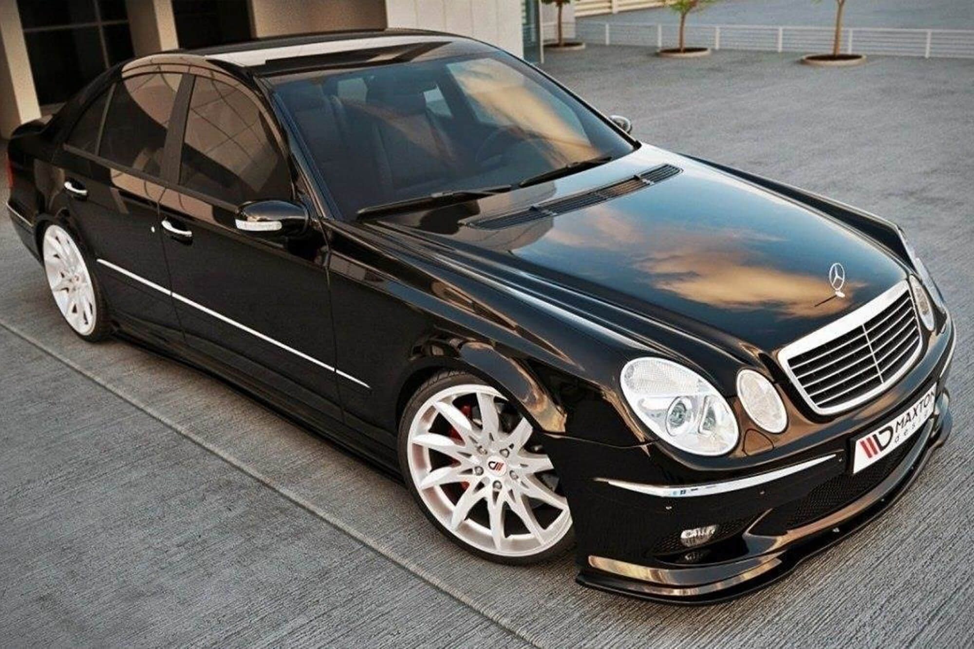 Спојлер  Maxton Design за преден  AMG браник на Mercedes E класа W211 2002-2006, црн лак