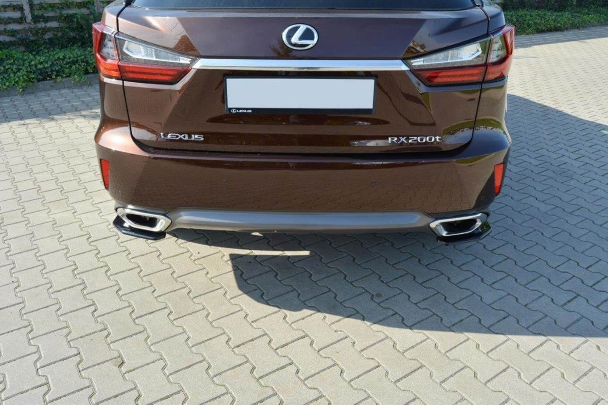 Странични додатоци  Maxton Design за заден браник на Lexus RX по 2015 година, боја карбон