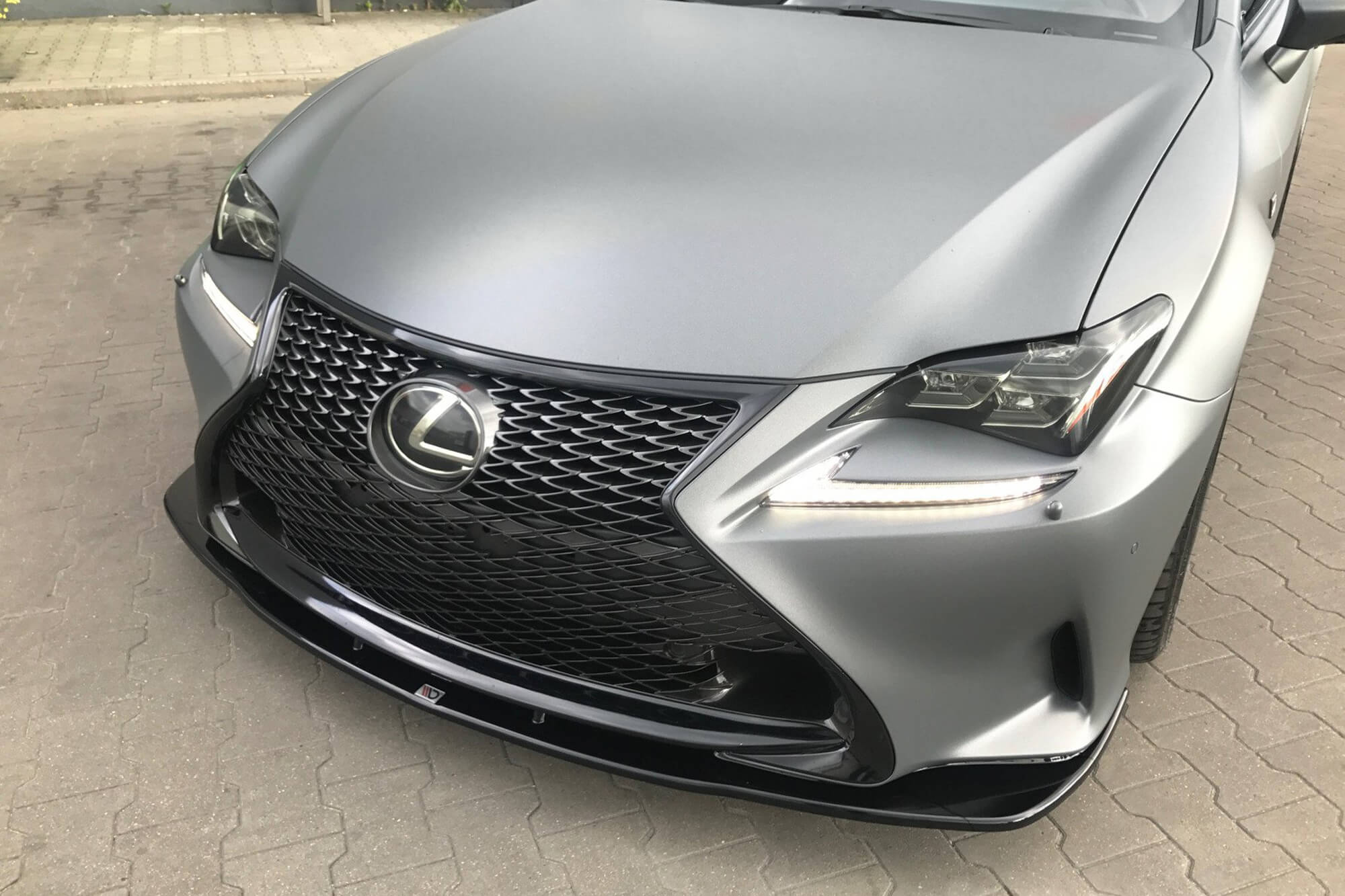 Спојлер  Maxton Design верзија 1 за преден  браник на Lexus RC по 2014 година, црн мат