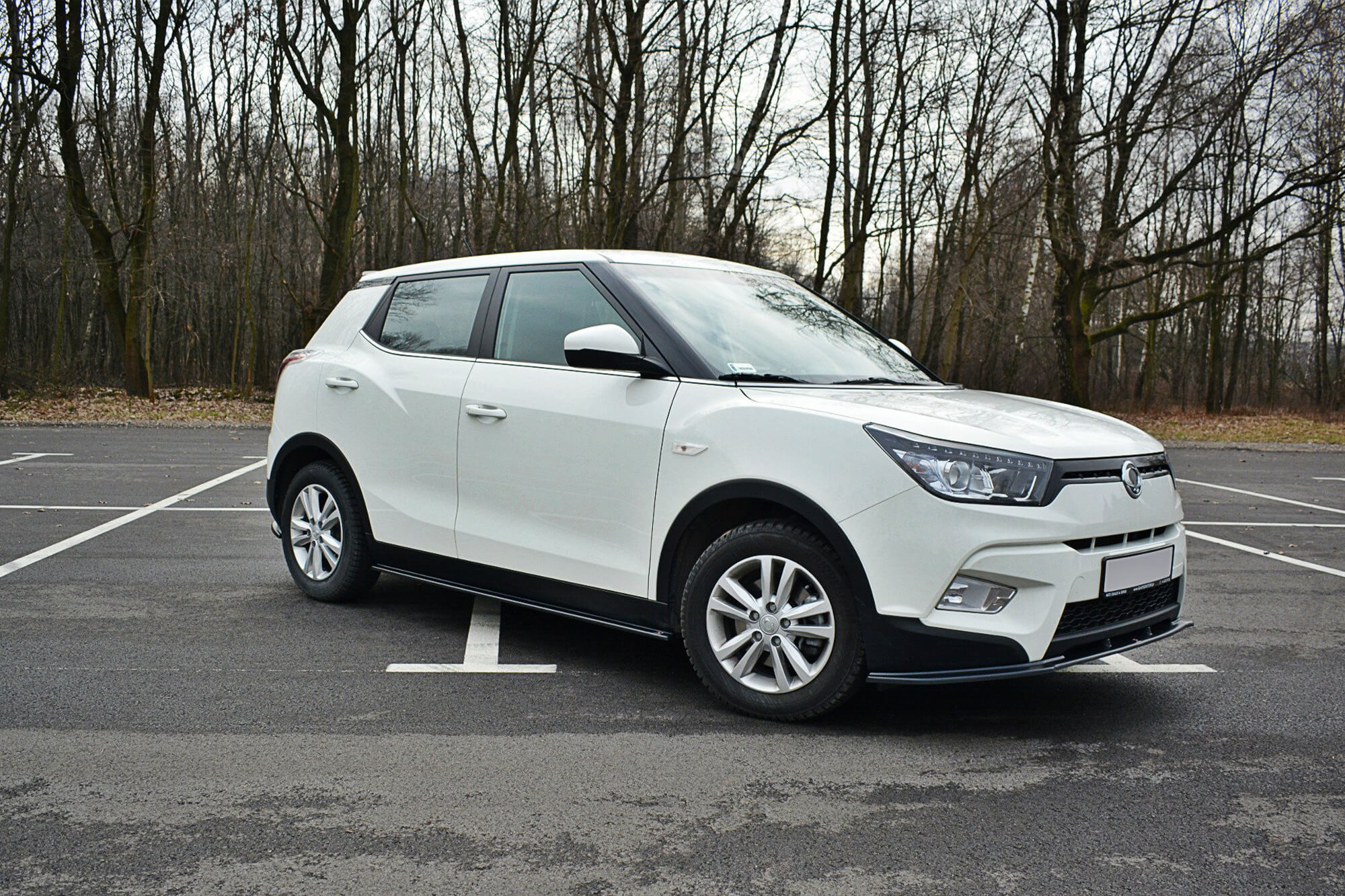 Додатоци  Maxton Design за прагови на Ssangyong Tivoli по 2015 година, црн лак