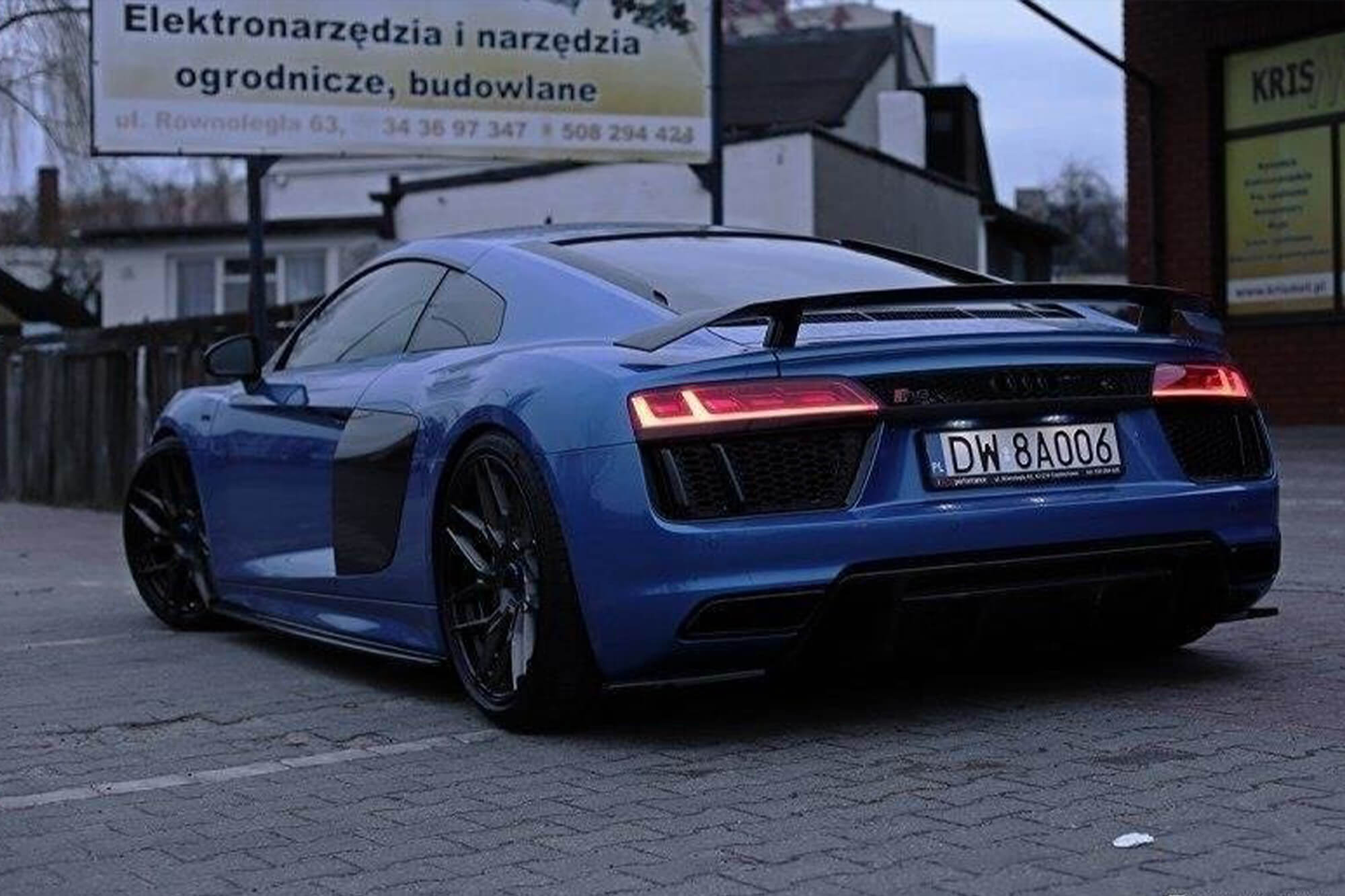 Додатоци  Maxton Design за прагови на Audi R8 2015-2018, црн лак