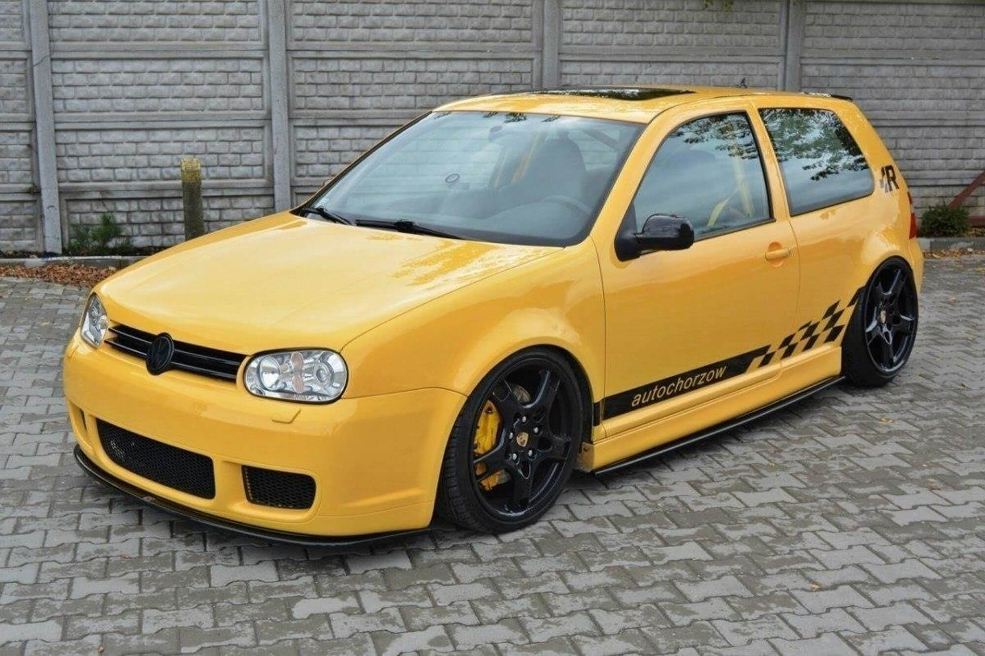 Спојлер  Maxton Design за преден  R32 браник на VW Golf IV 2002-2004, црн лак