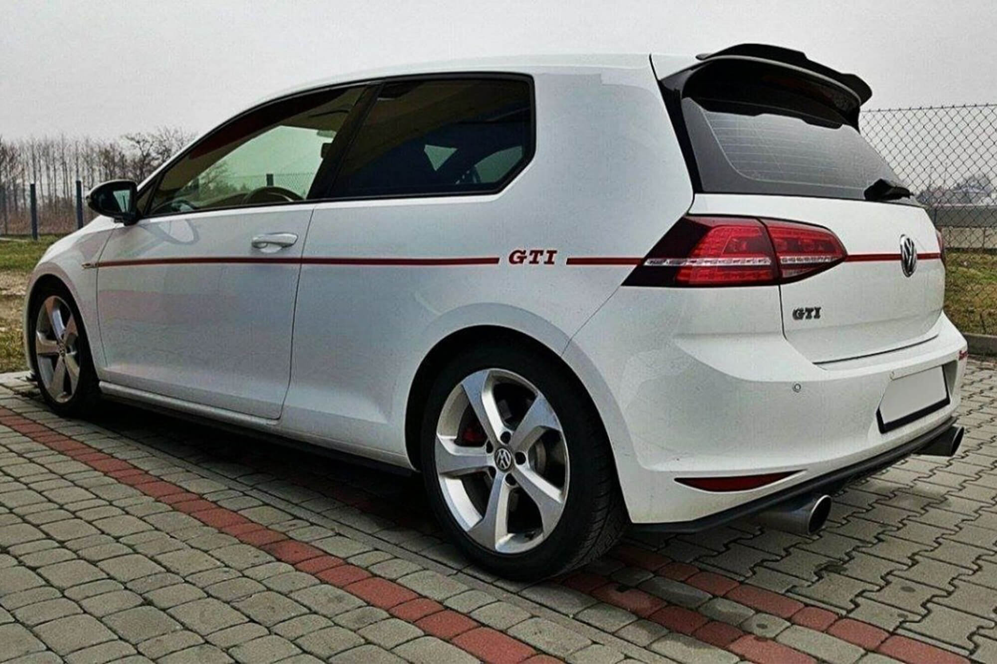 Спојлер  Mаxton Design тип GTI, R за багажник на VW Golf VII 2012-2017, црн мат