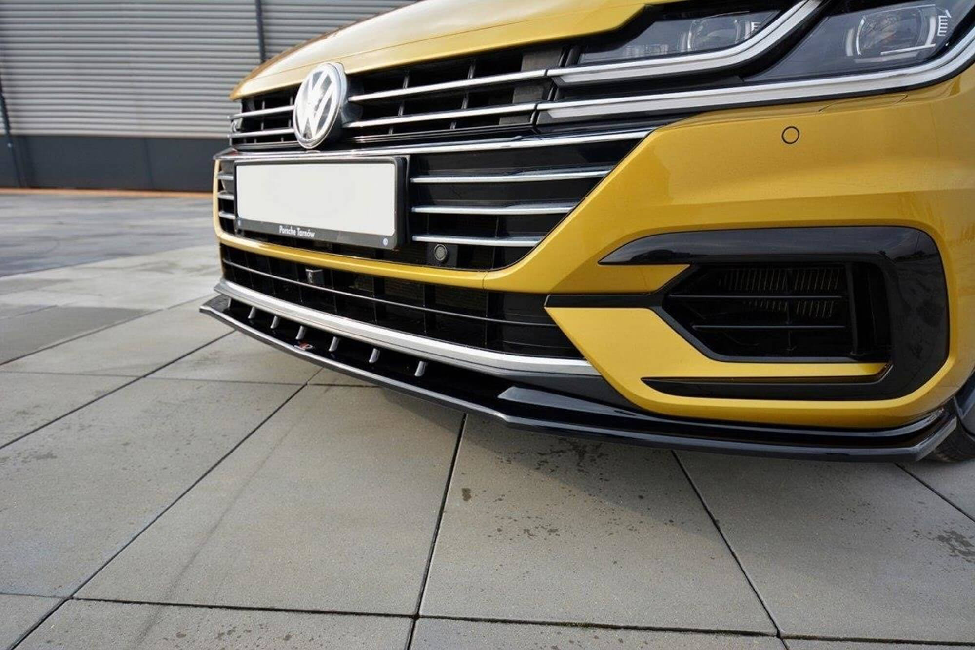 Спојлер  Maxton Design верзија 3 за преден  R-Line браник на VW Arteon по 2017 година, боја карбон