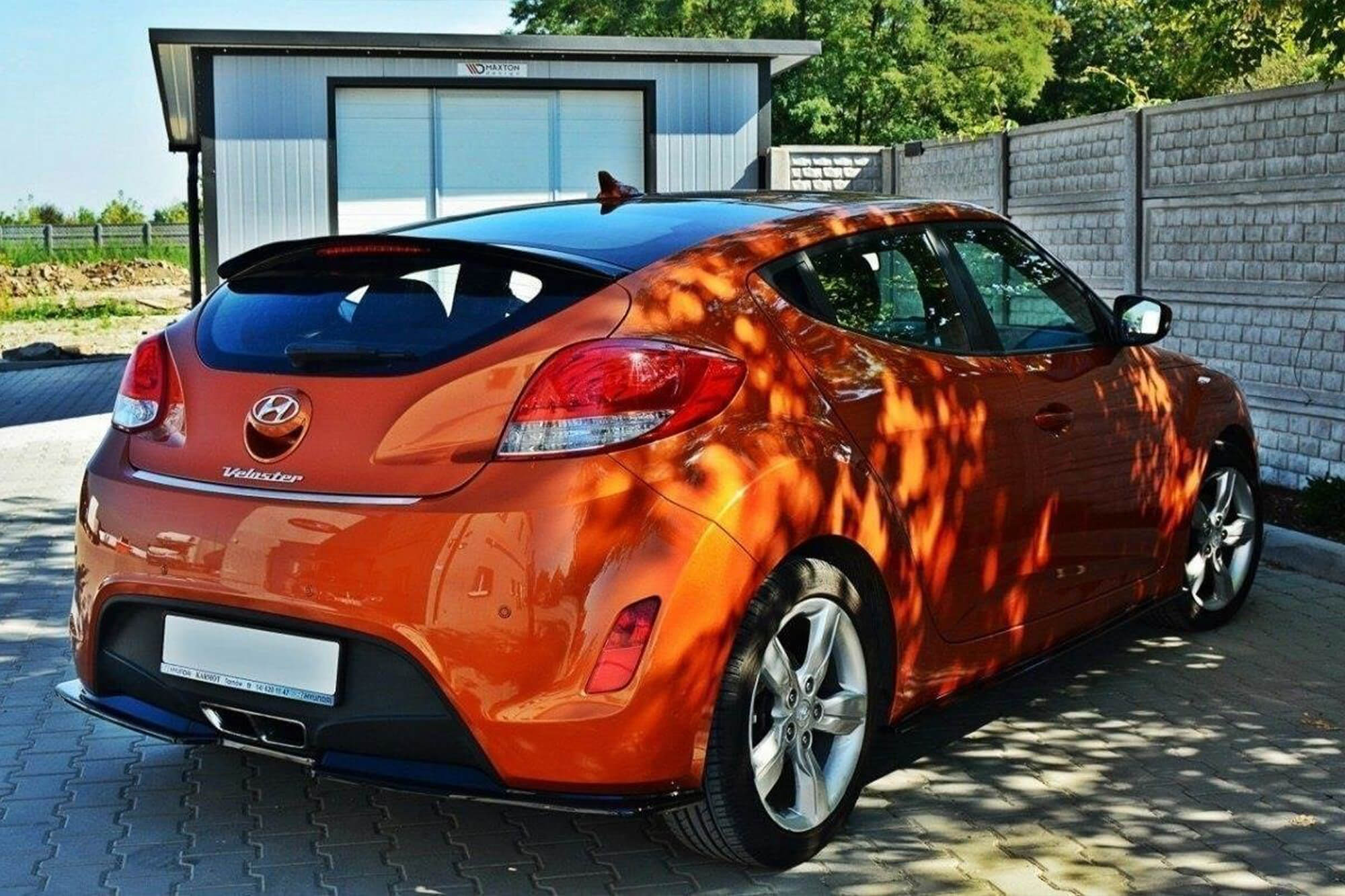 Додаток  Maxton Design за Дифузер  на заден браник на Hyundai Veloster по 2011 година, црн лак