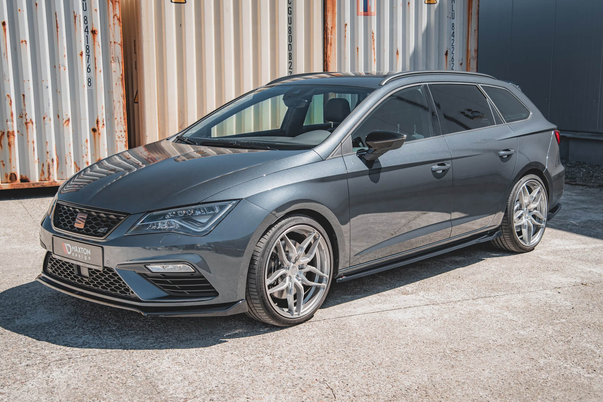 Додатоци  Maxton Design верзија 4 за прагови на Seat Leon Cupra, FR 2017-2019, црн лак