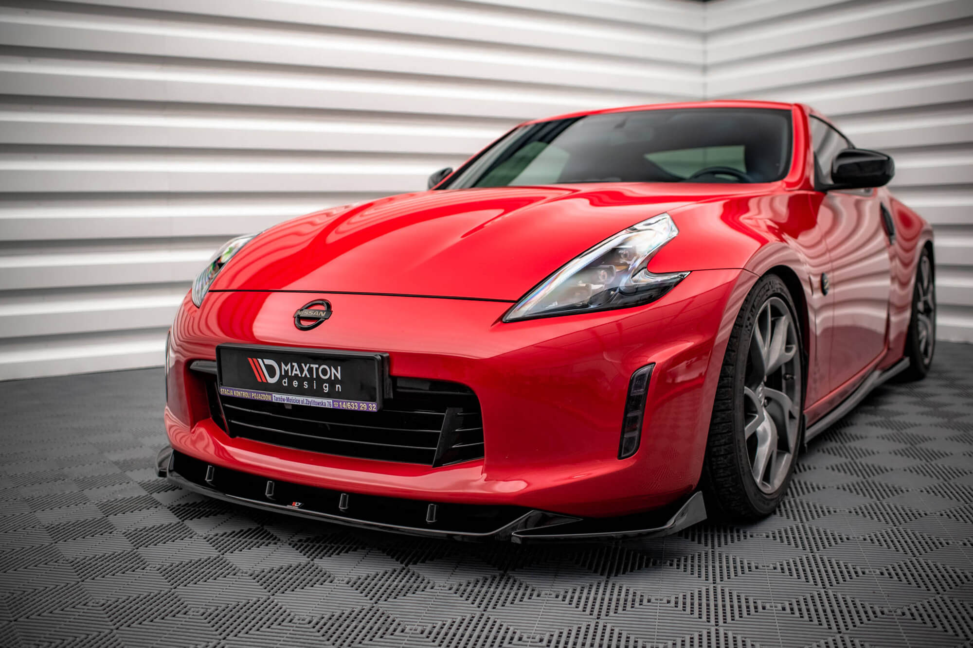 Спојлер  Maxton Design верзија 2 за преден  браник на Nissan 370Z 2012-2020, црн лак