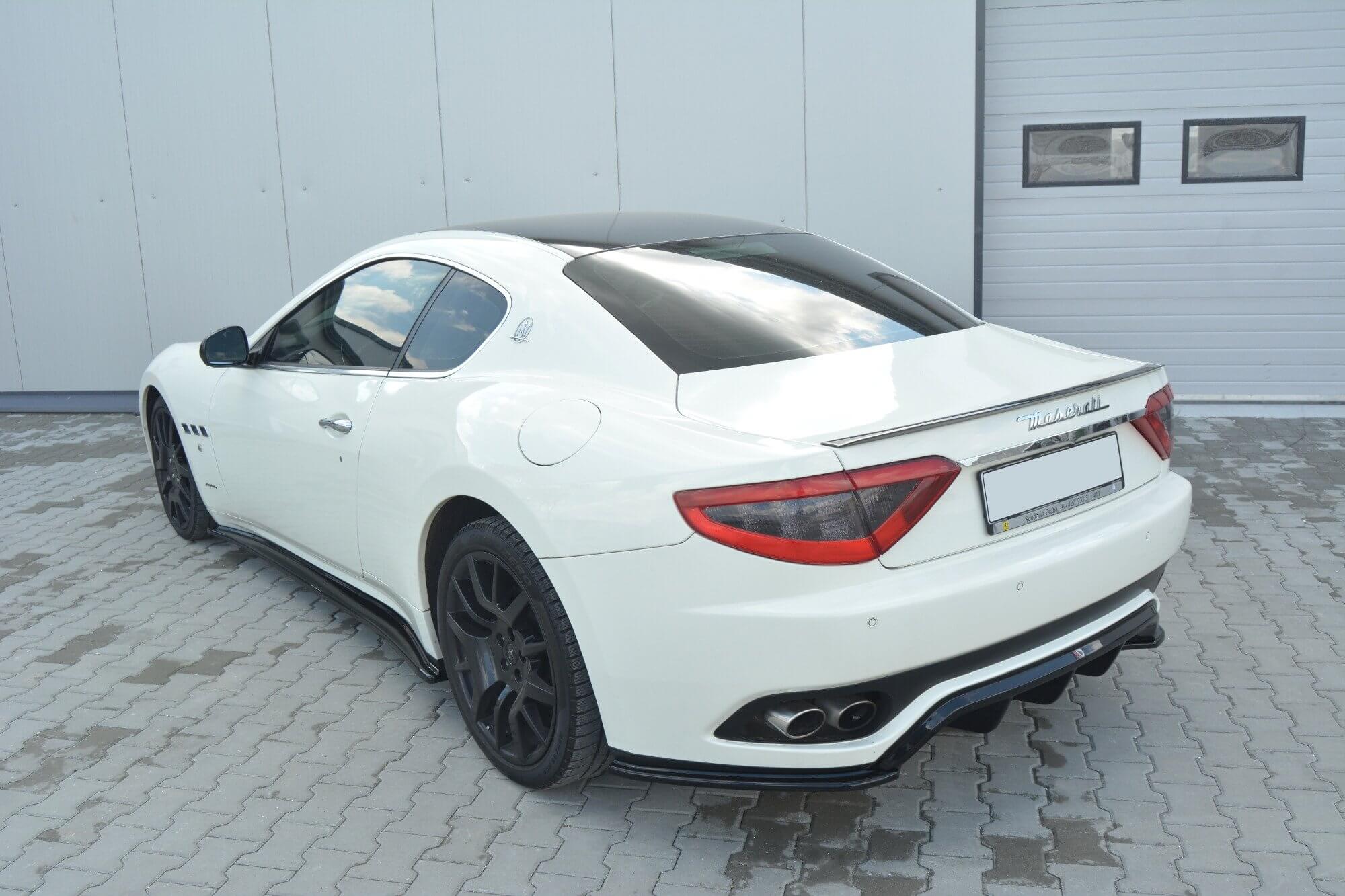 Странични додатоци  Maxton Design верзија 2 за заден браник на Maserati Granturismo 2007-2011, боја карбон