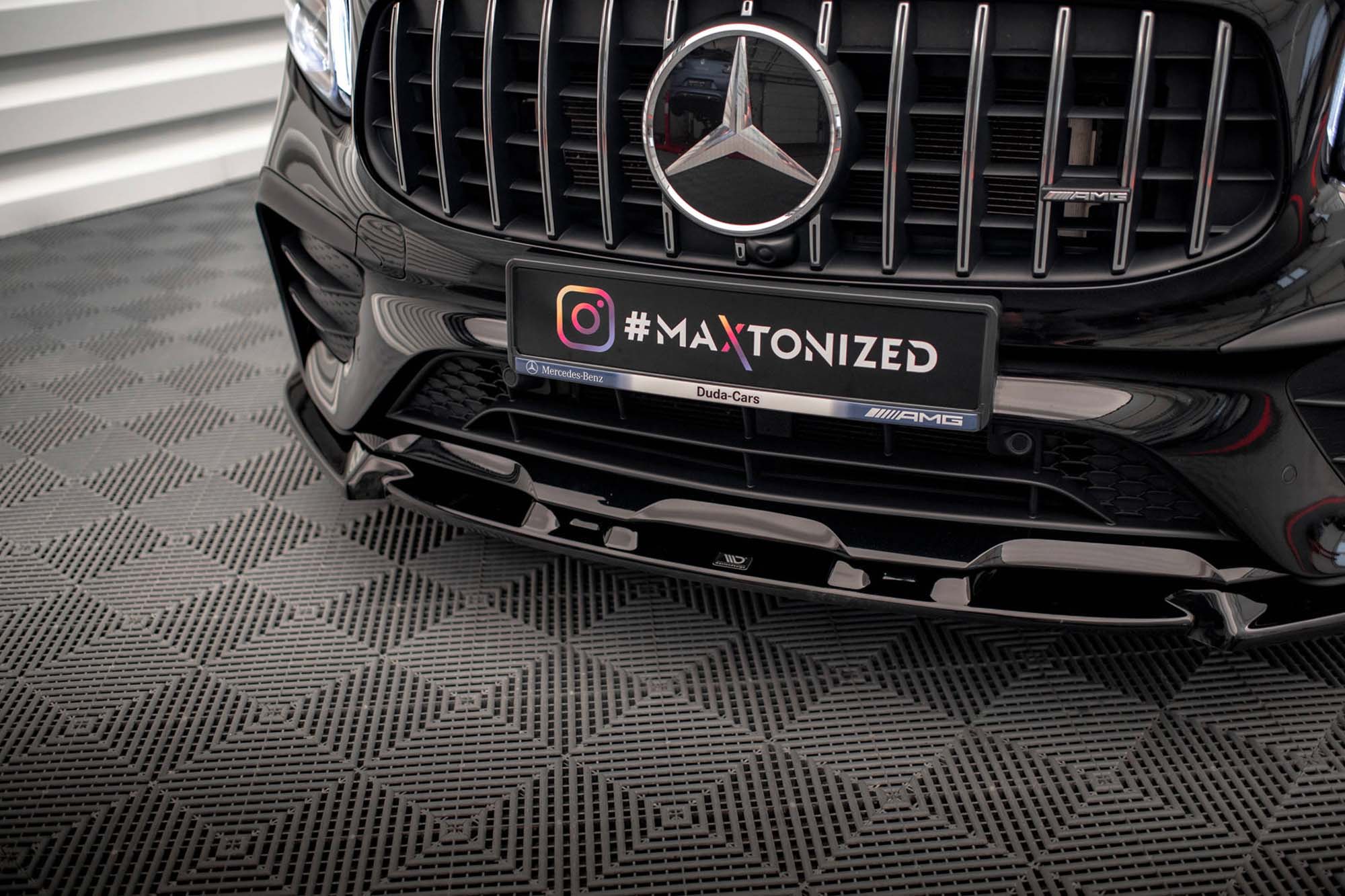 Спојлер  Maxton Design верзија 1 за преден  AMG браник на Mercedes GLB 35 X247 по 2019 година, боја карбон