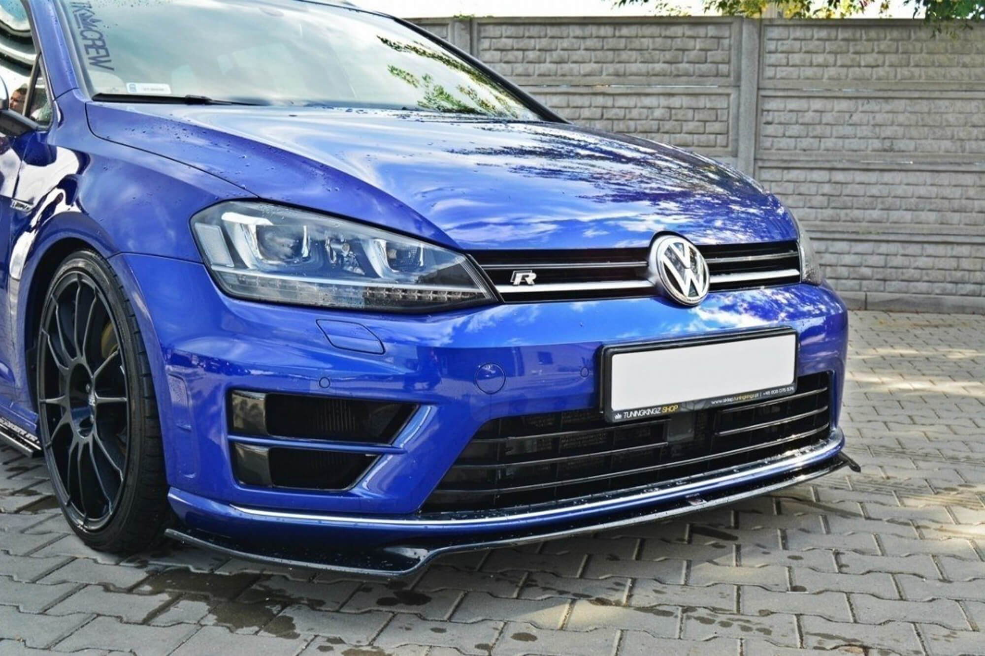 Спојлер  Maxton Design верзија 2 за преден  R браник на VW Golf VII по 2013 година, црн мат