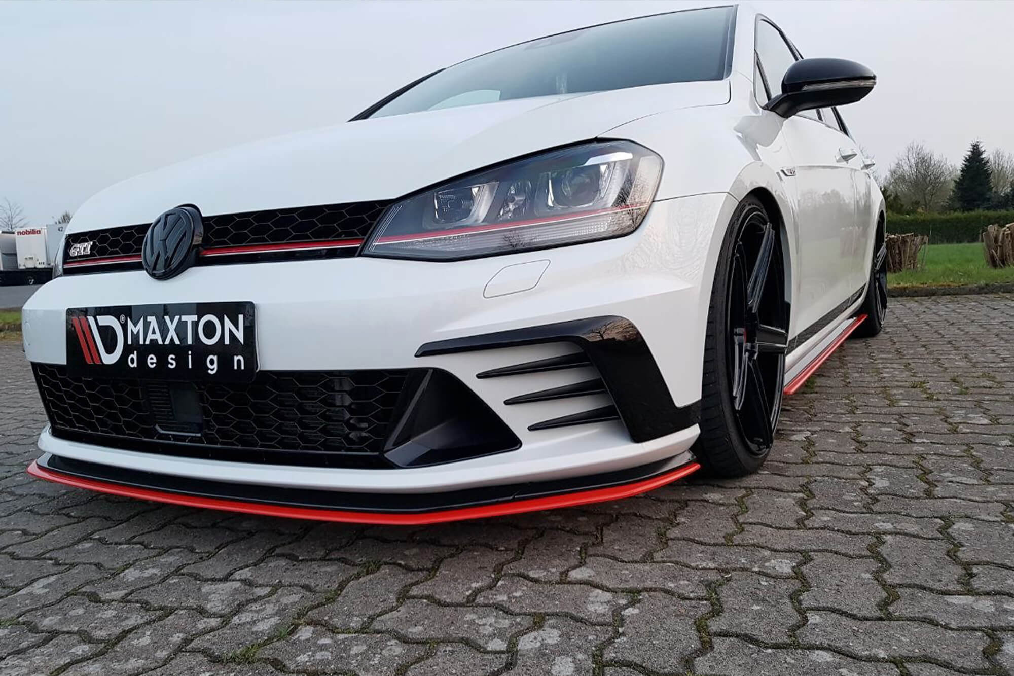 Спојлер  Mаxton Design за преден  GTI браник на VW Golf VII Clubsport 2016-2017, црвен лак