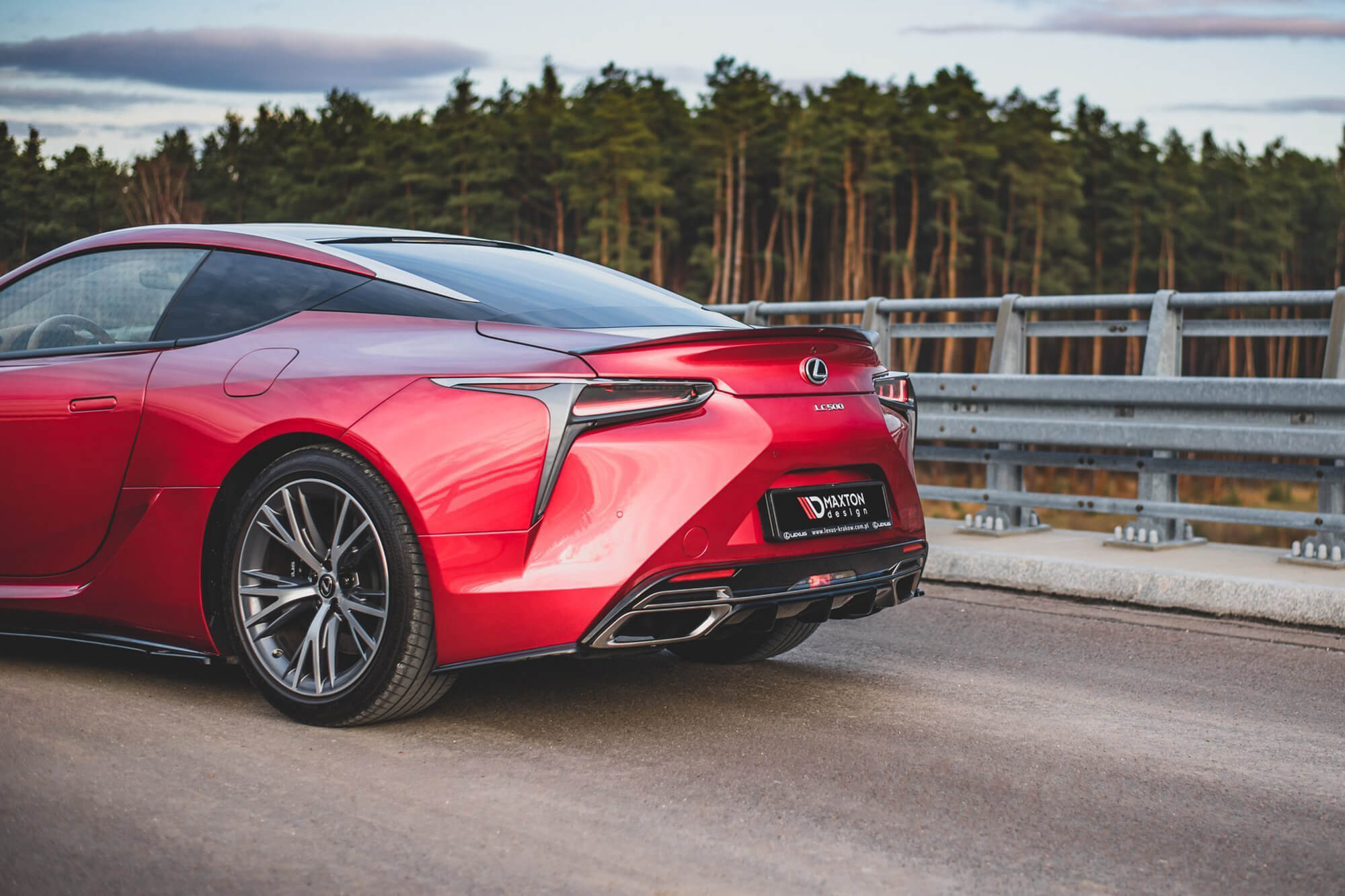 Странични додатоци  Maxton Design за заден браник на Lexus LC 500 по 2017 година, боја карбон