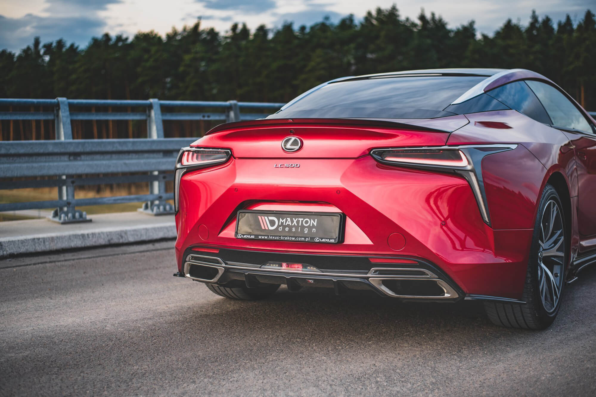 Додаток  Maxton Design за Дифузер  на заден браник за Lexus LC 500 по 2017 година, боја карбон