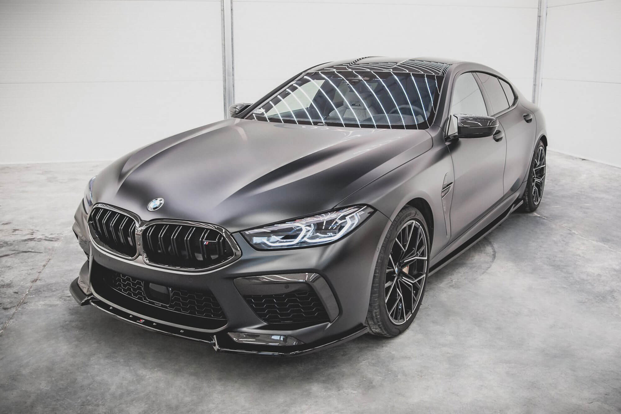 Спојлер  Maxton Design верзија 3 за преден  браник на BMW M8 F93 Gran Coupe по 2019 година, црн мат