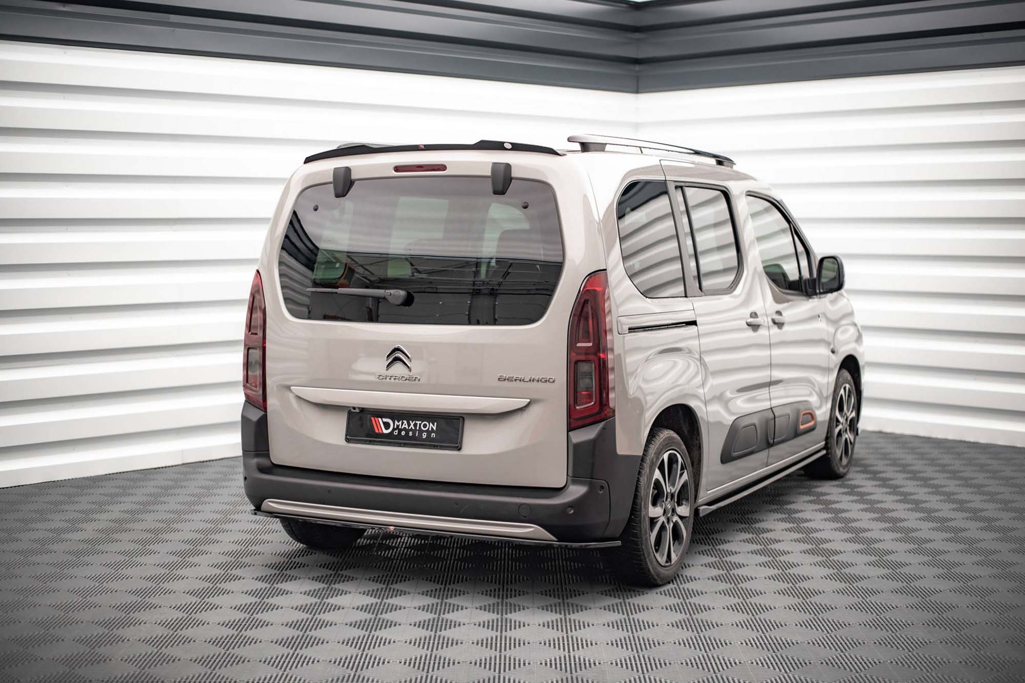 Спојлер  Maxton Design за багажник на Citroen Berlingo MK3 по 2018 година, црн мат