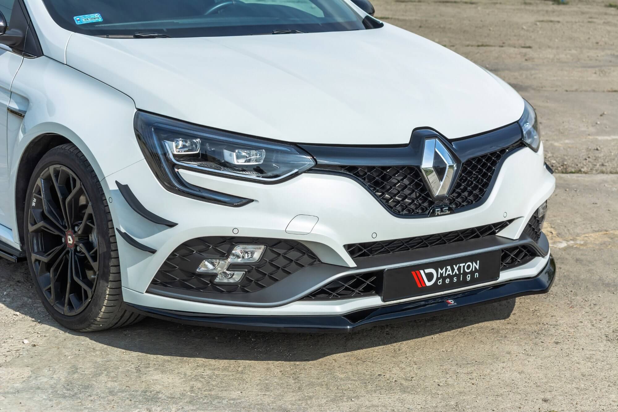 Спојлер  Maxton Design верзија 2 за преден  RS браник на Renault Megane по 2018 година, црн мат