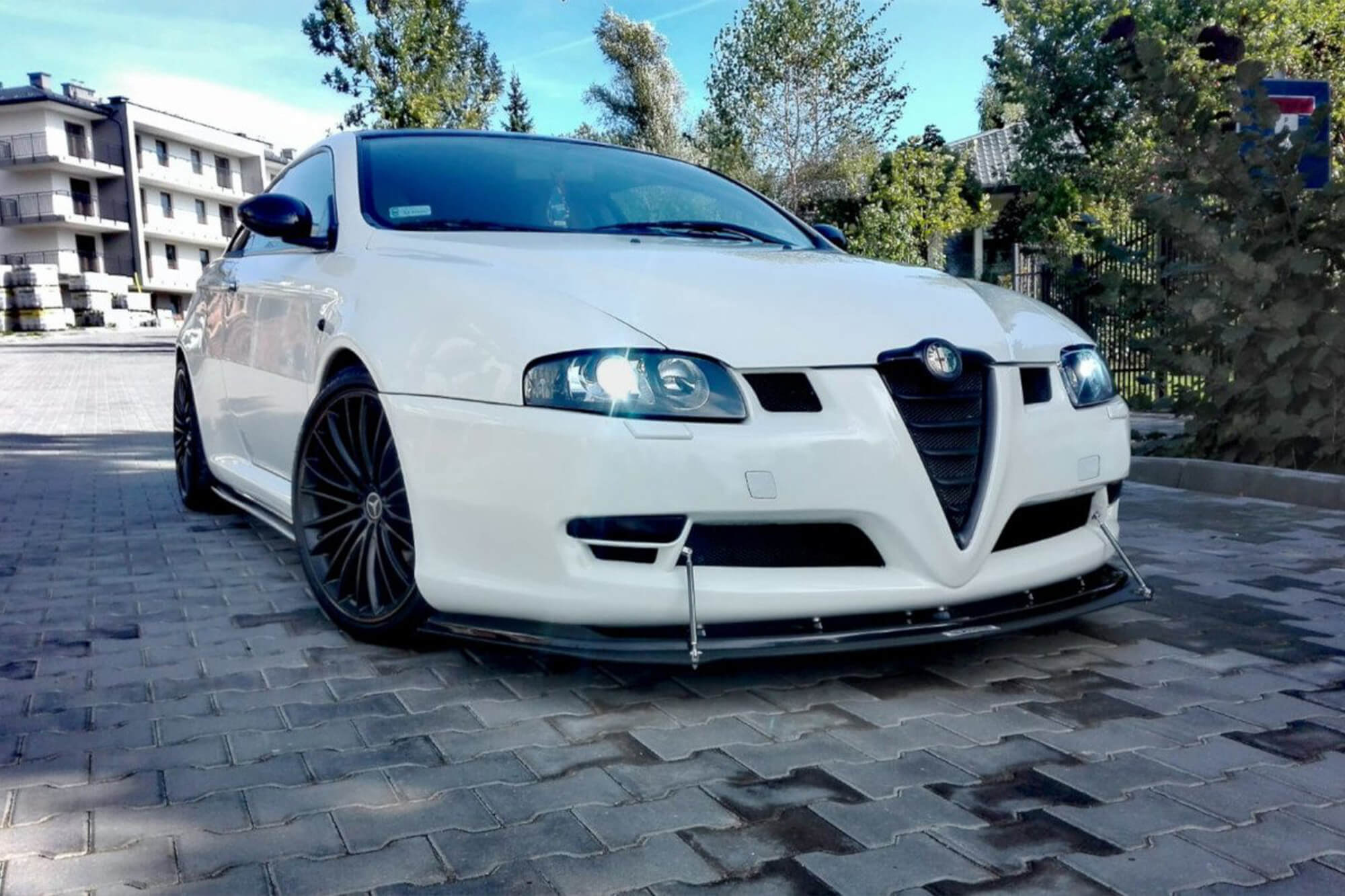 Спојлер  Maxton Design верзија 2 за преден  браник на Alfa Romeo GT 2004-2010, црн лак/мат