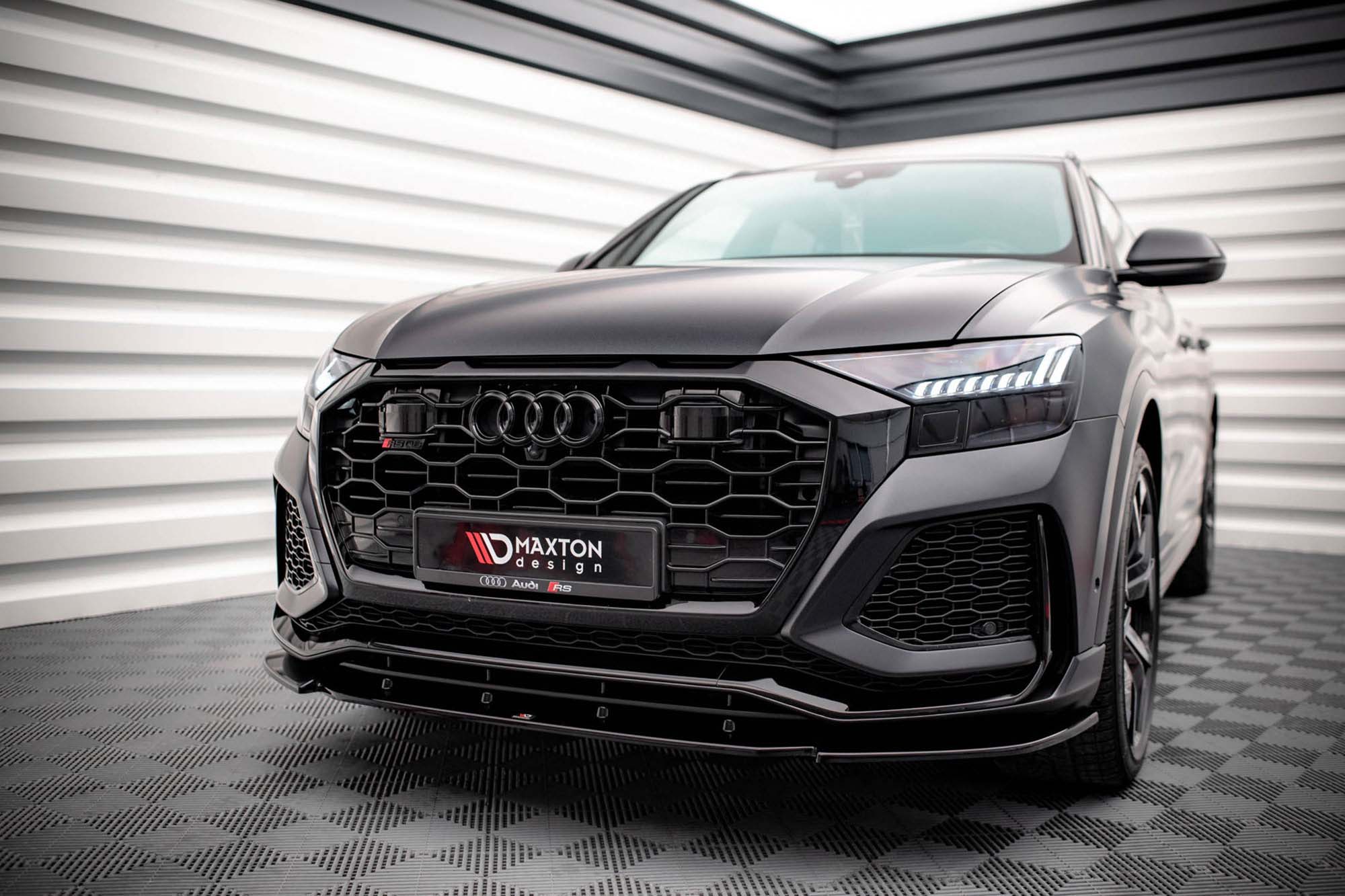 Спојлер  Maxton Design верзија 1 за преден  браник на Audi RSQ8 MK1 по 2019 година, црн лак