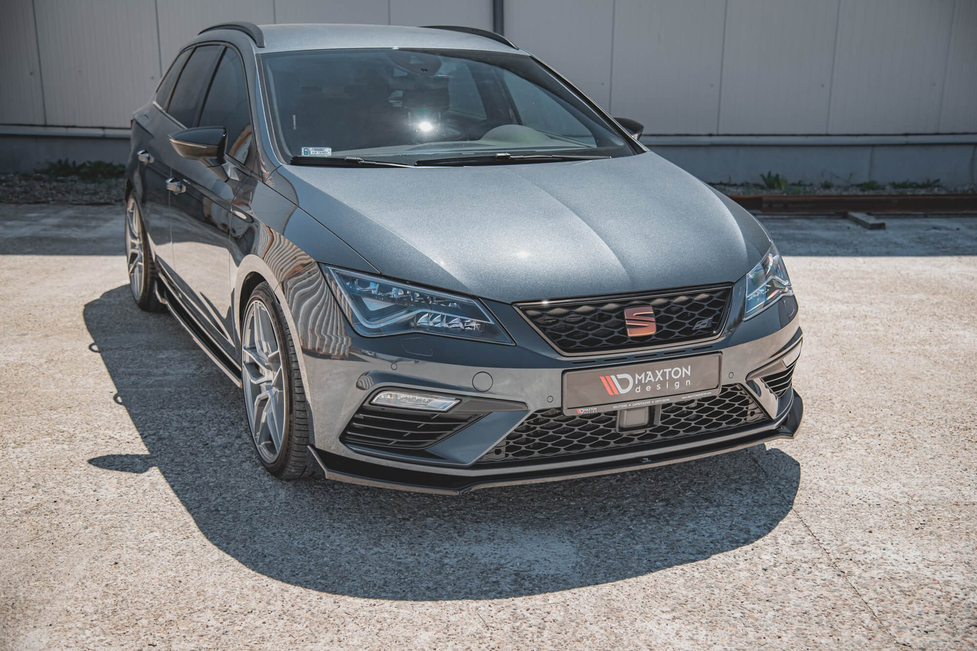 Спојлер  Maxton Design верзија 7 за преден  Cupra, FR браник на Seat Leon 2017-2020, црн лак