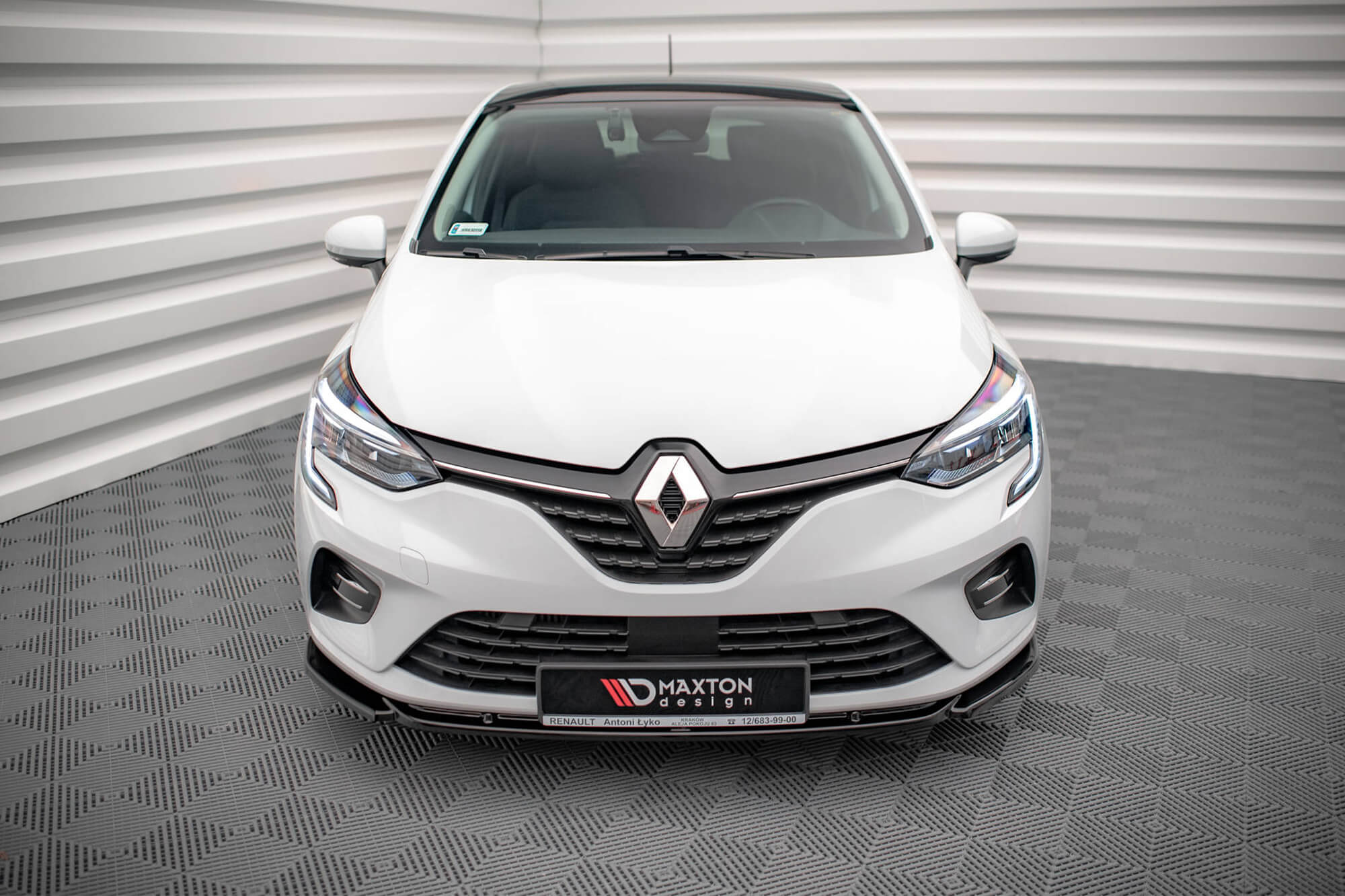 Спојлер  Maxton Design верзија 1 за преден  браник на Renault Clio по 2019 година, црн лак