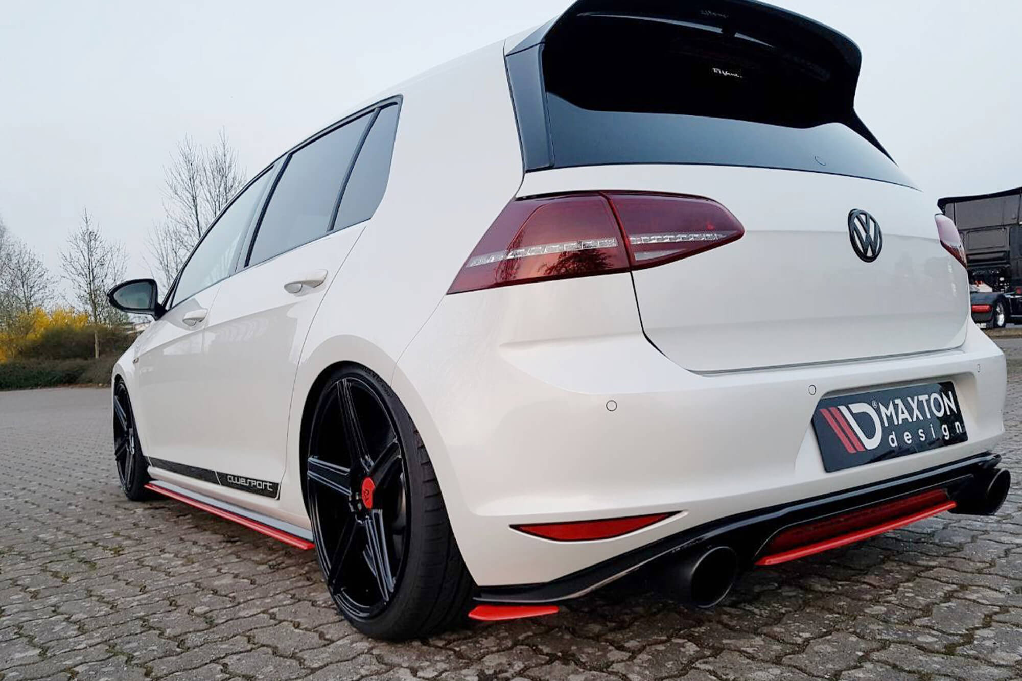 Странични додатоци  Mаxton Design за заден GTI браник на VW Golf VII Clubsport 2016-2017, црн лак