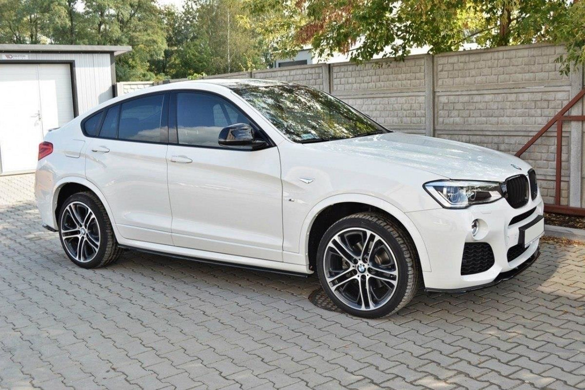 Додатоци  Maxton Design тип M Technik за прагови на BMW X4 F26 по 2014 година, црн лак