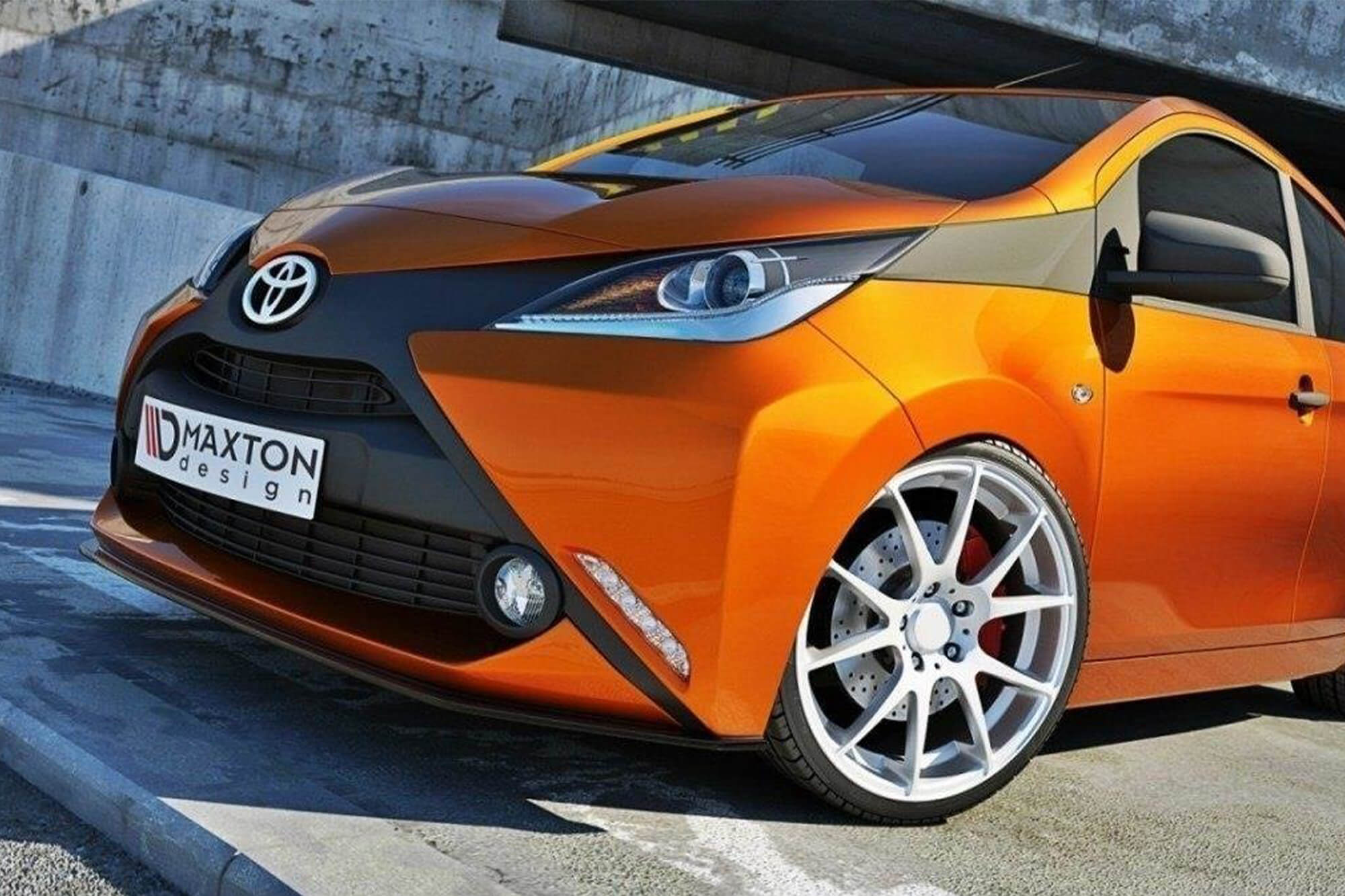 Спојлер  Maxton Design за стандарден  преден  браник на Toyota Aygo по 2014 година, боја карбон