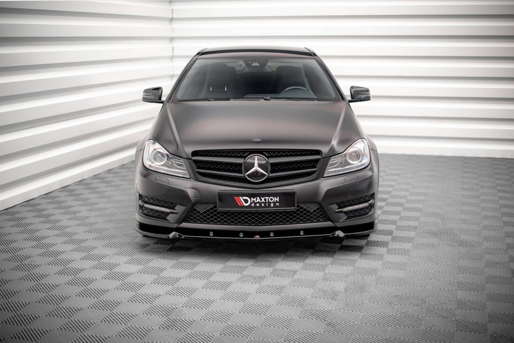 Спојлер  Maxton Design верзија 1 за преден  AMG-Line браник на Mercedes C класа купе C204 2011-2015, боја карбон