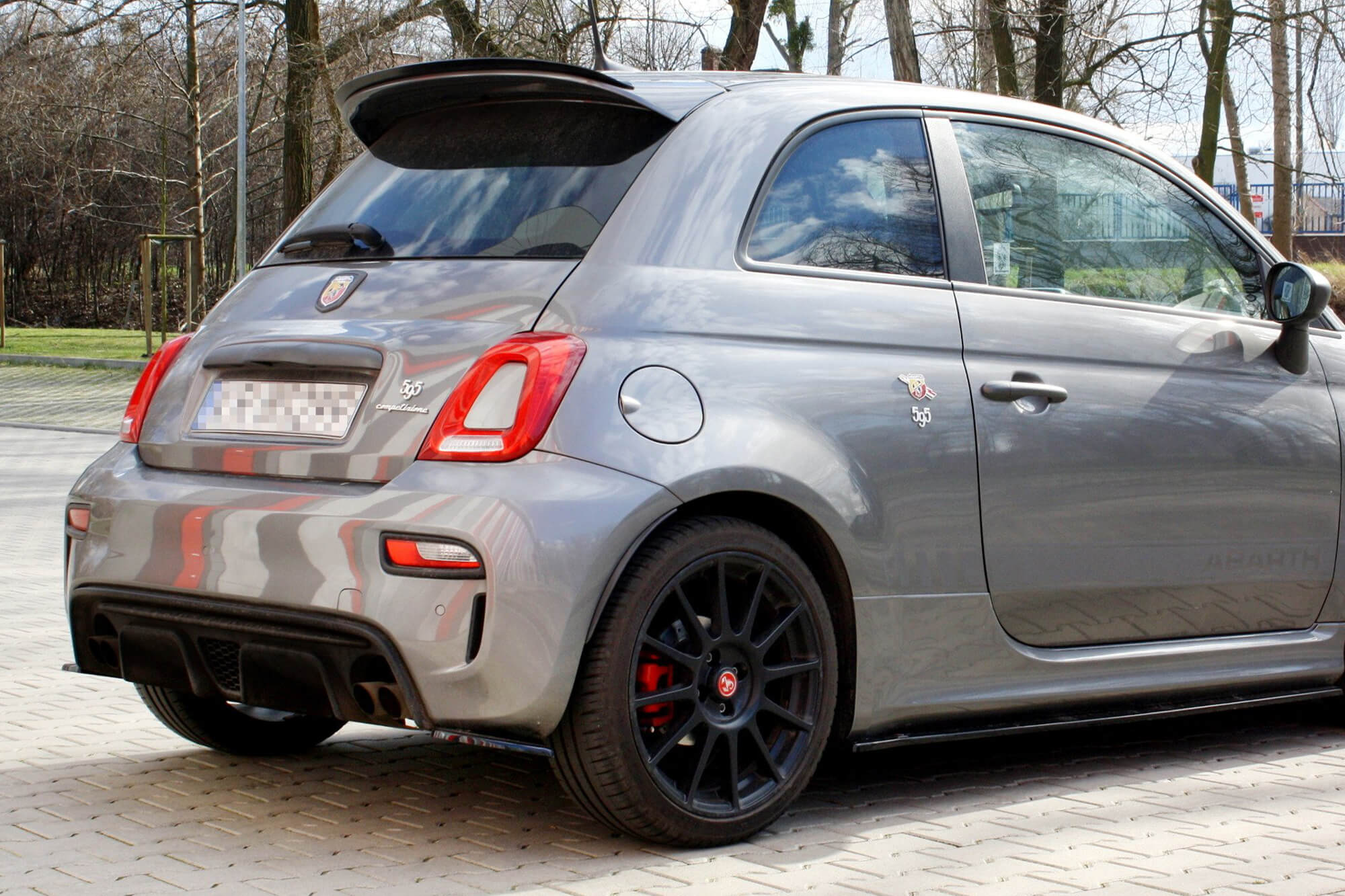 Странични додатоци  Maxton Design за заден Abarth браник на Fiat 500 по 2016 година, боја карбон