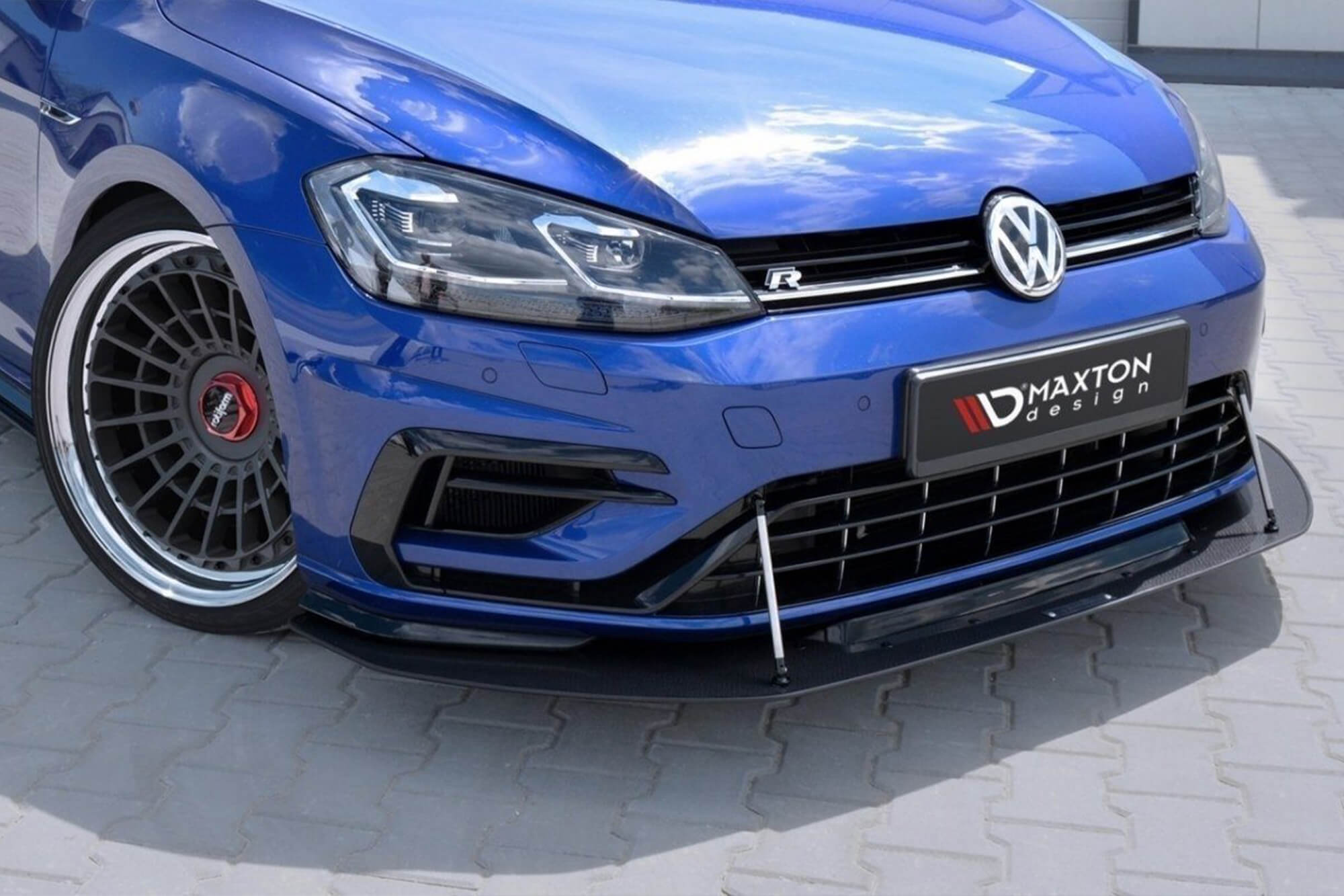 Спојлер  Mаxton Design тип Rаcing за преден  R браник на VW Golf VII по 2017 година, боја карбон