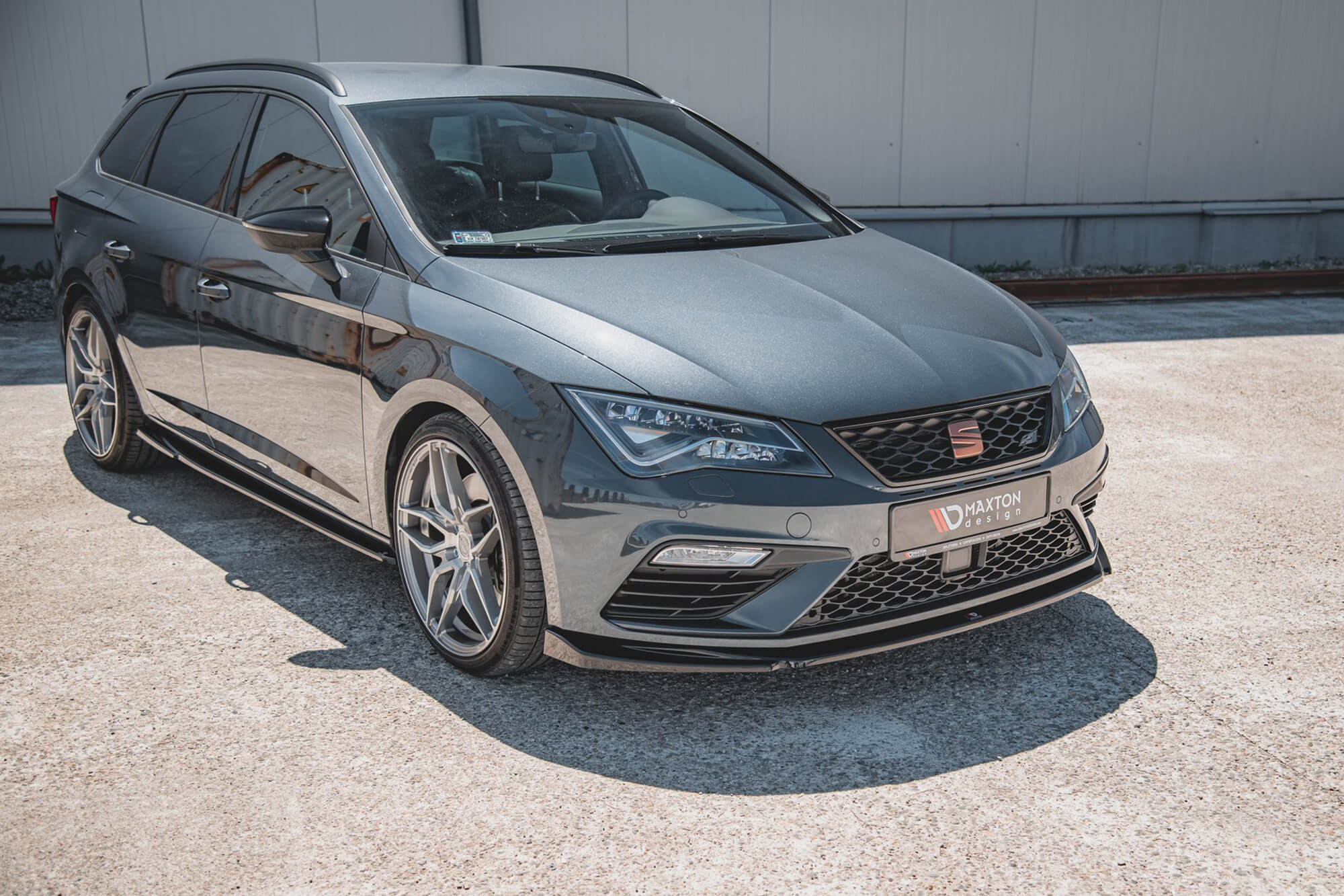 Спојлер  Maxton Design верзија 5 за преден  Cupra, FR браник на Seat Leon 2017-2020, црн лак