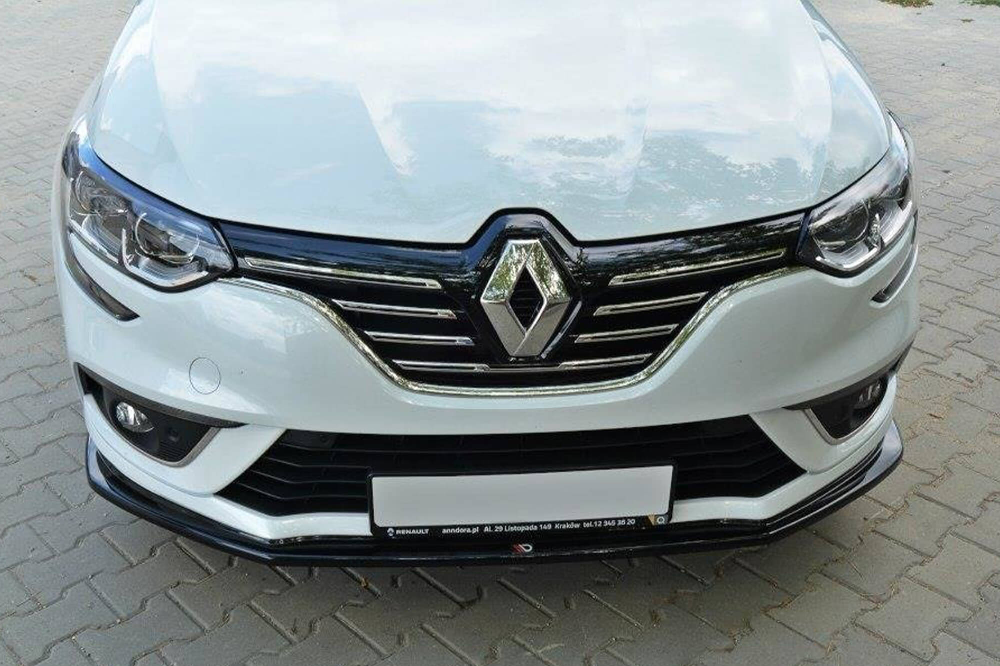 Спојлер  Maxton Design за стандарден  преден  браник на Renault Megane хечбек по 2016 година, црн мат