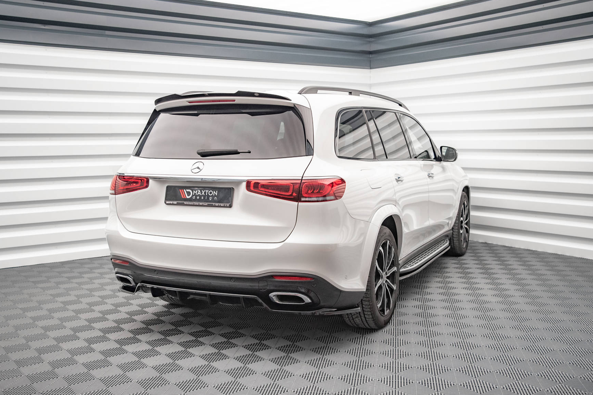 Додаток  Maxton Design за сенник на Mercedes GLS X167 AMG Line по 2019 година, црн лак