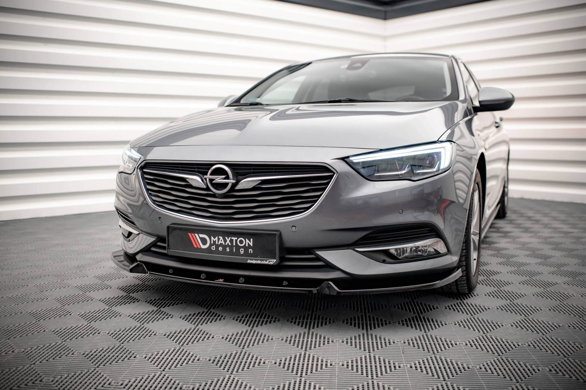 Странични додатоци  Maxton Design верзија 2 за заден браник на Opel Insignia по 2017 година, црн мат