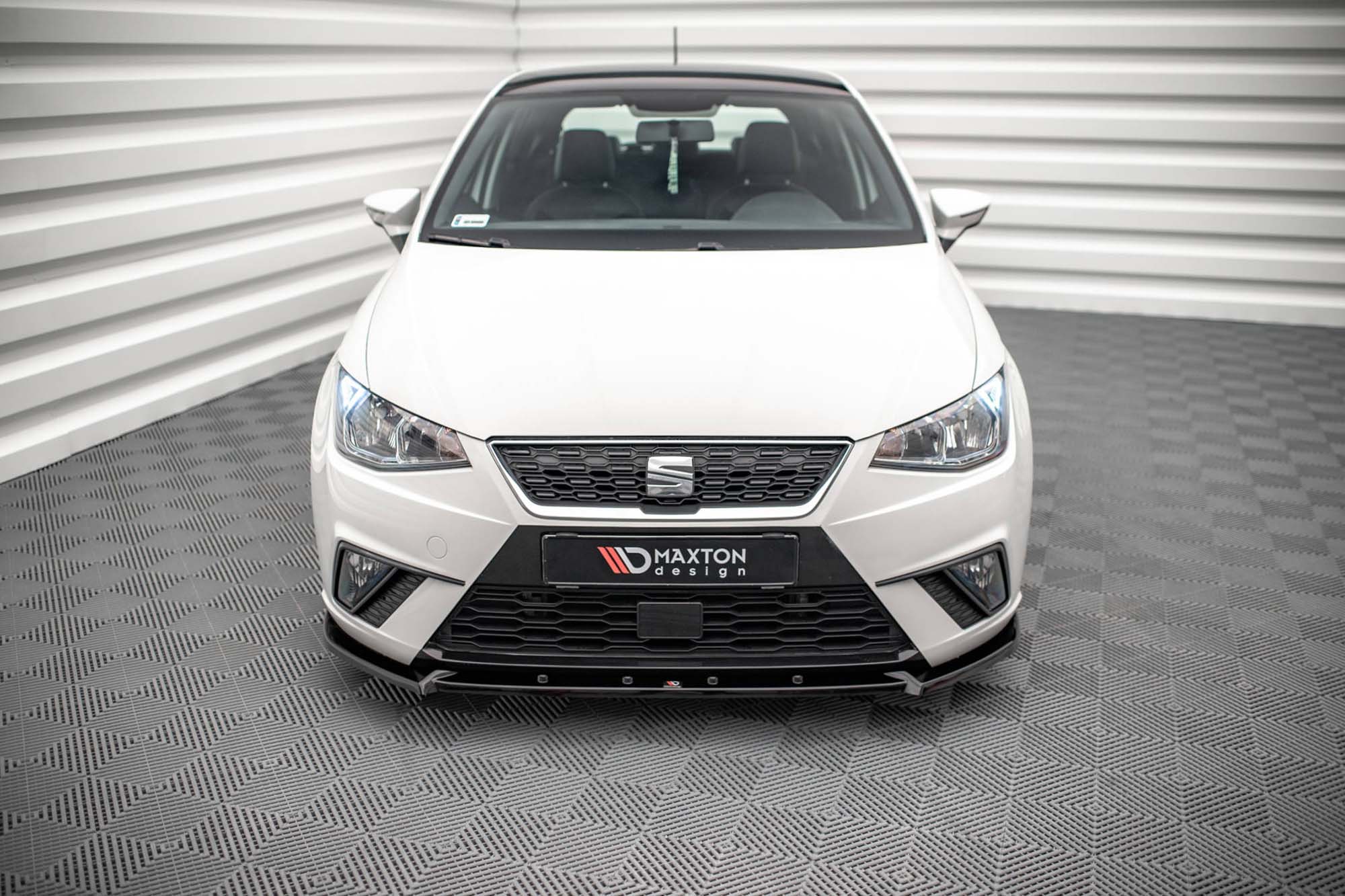 Спојлер  Maxton Design верзија 1 за преден  браник на Seat Ibiza FR/Standard MK5 2017-2021, боја карбон