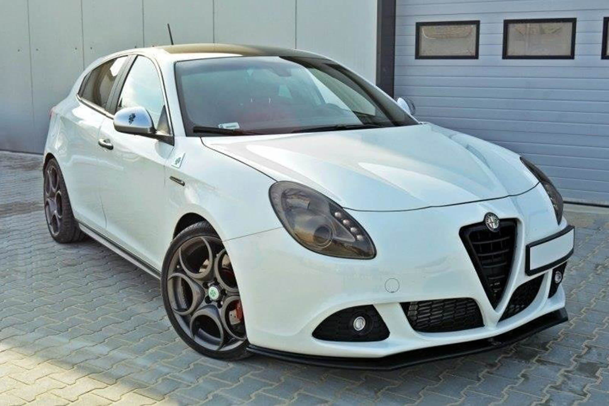 Спојлер  Maxton Design за преден  браник на Alfa Romeo Giulietta 2010-2016, црн лак