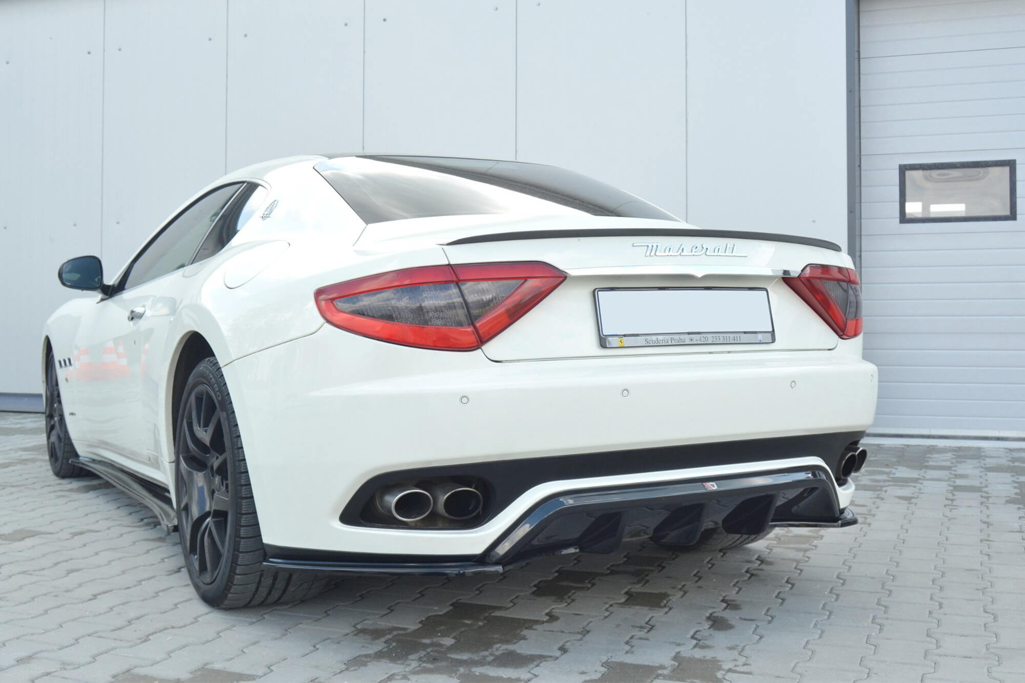 Додаток  Maxton Design за Дифузер  на заден браник за Maserati Granturismo 2007-2011, црн мат