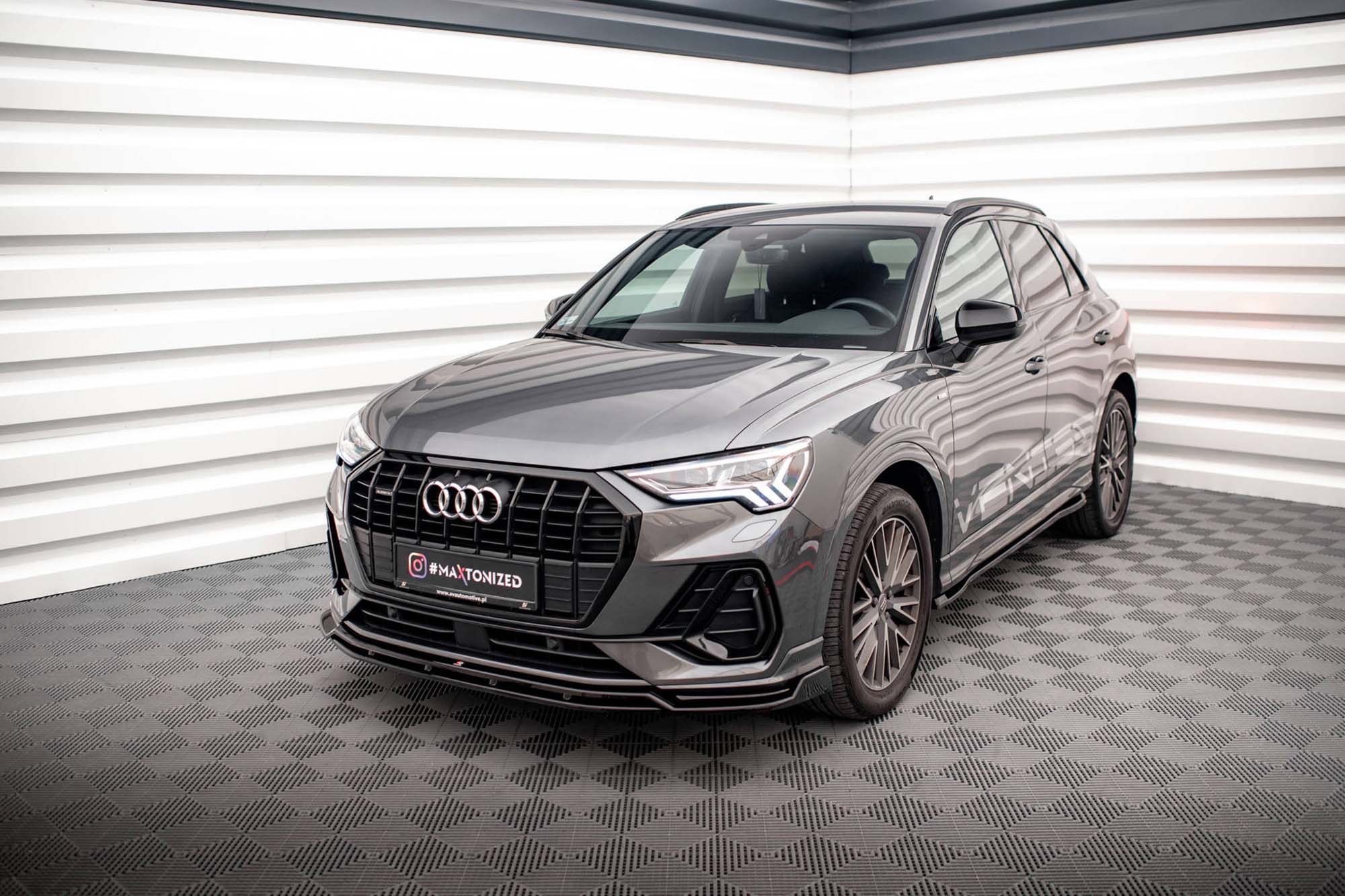 Спојлер  Maxton Design верзија 2 за преден  S-line браник на Audi Q3 F3 по 2018 година, боја карбон