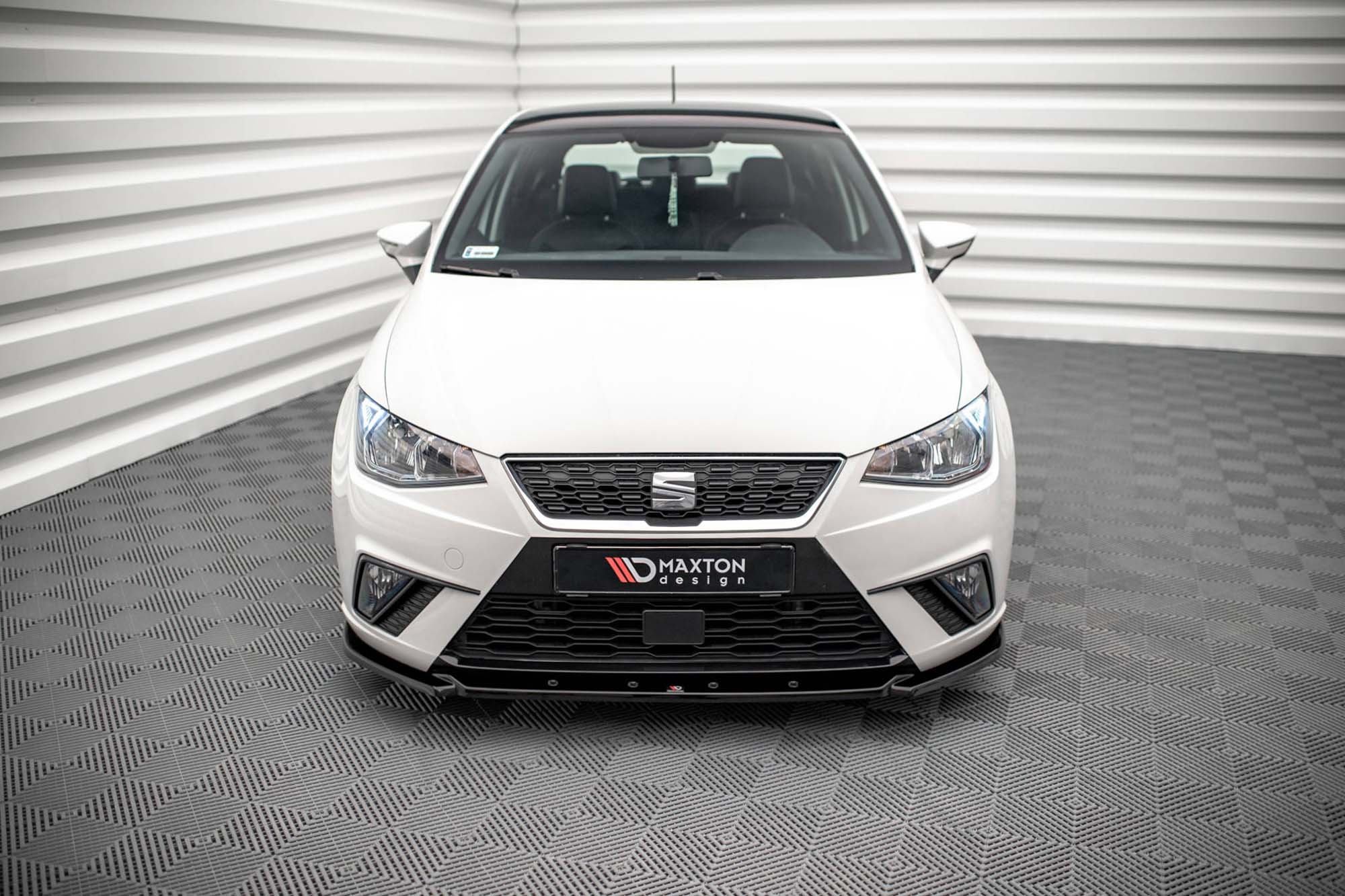 Спојлер  Maxton Design верзија 2 за преден  браник на Seat Ibiza FR/Standard MK5 2017-2021, црн лак