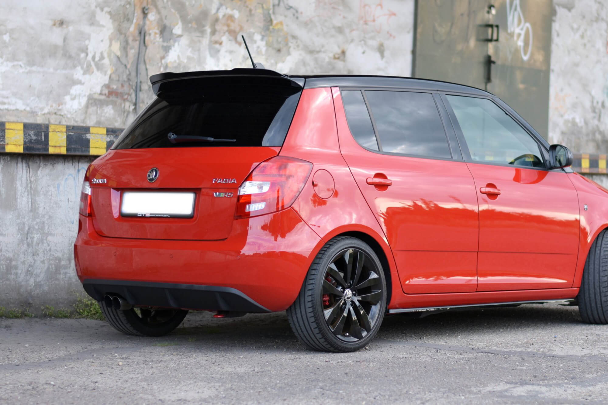 Додаток  Maxton Design за Спојлер за багажник  на Skoda Fabia Rs 2010-2014, боја карбон