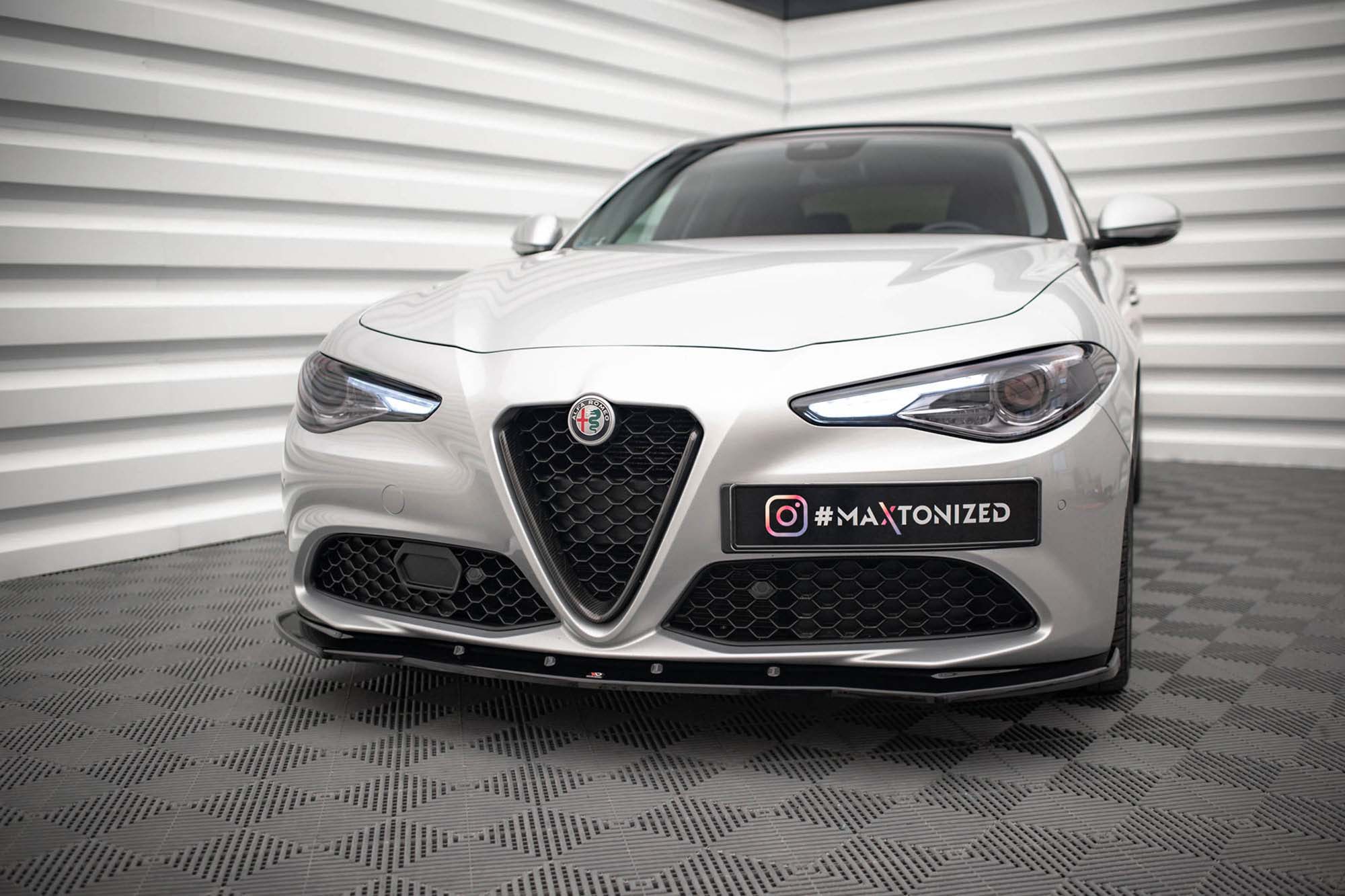 Спојлер  Maxton Design верзија 1 за преден  браник на Alfa Romeo Giulia Sport по 2016 година, боја карбон