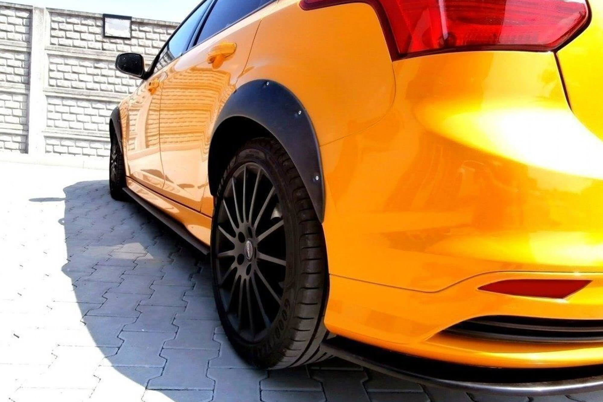 Раздувки Maxton Design за калници на Ford Focus ST 2012-2014, црн лак