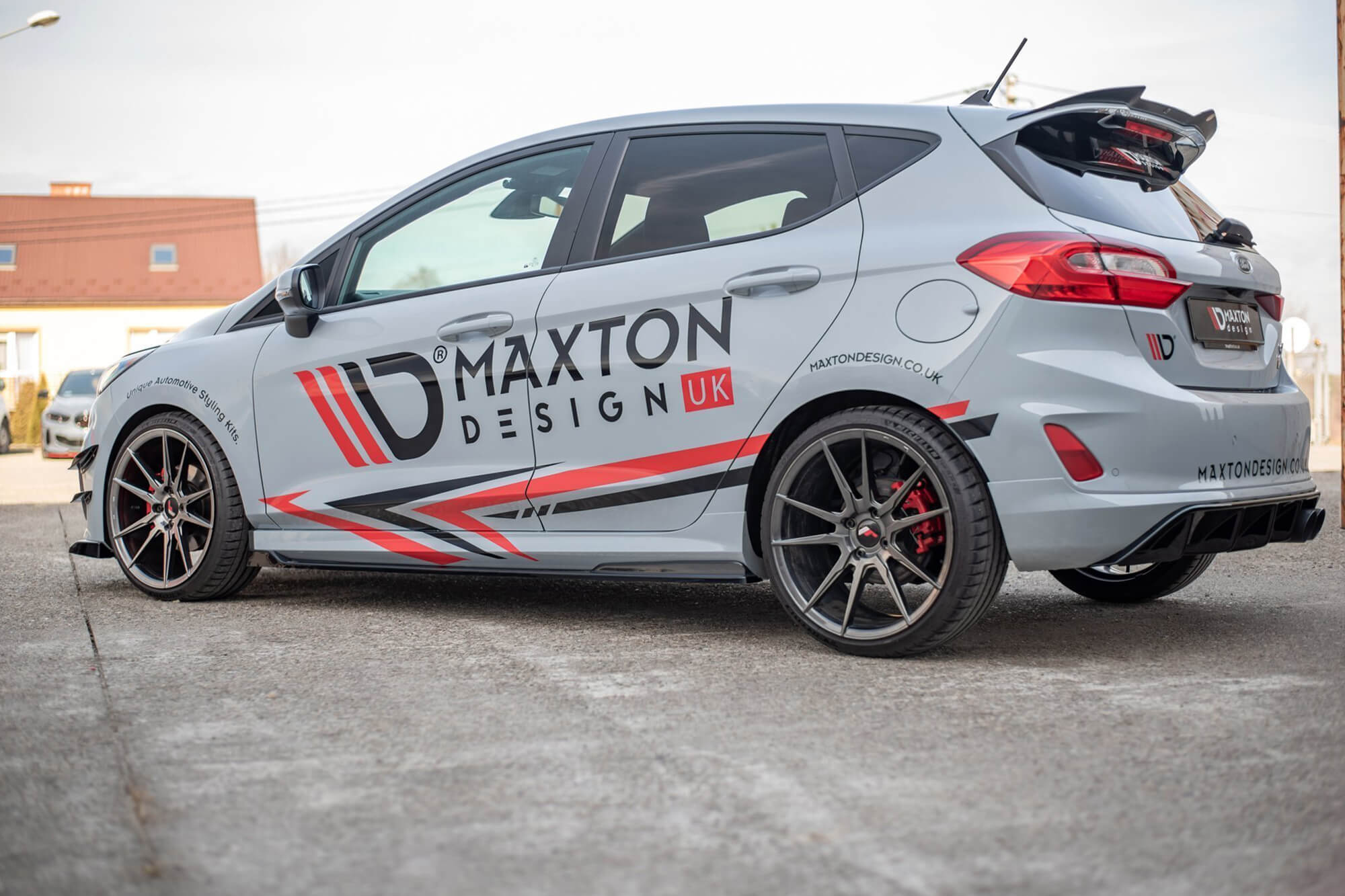 Спојлер  Maxton Design верзија 2 за багажник на Ford Fiesta ST, ST-Line по 2017 година, црн лак