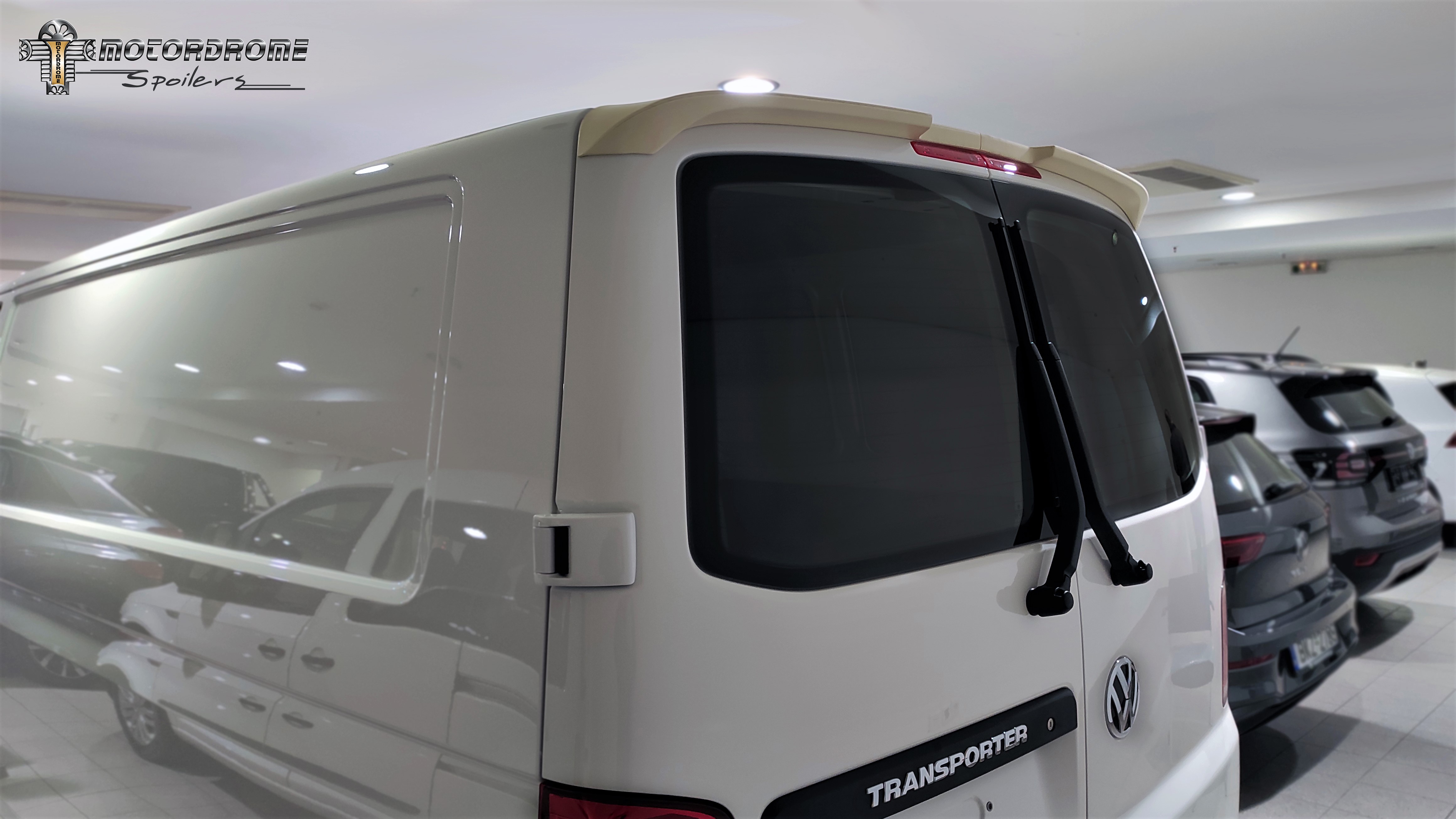 Спојлер  Motordrome Design за таван на Volkswagen T6.1 по 2015 година, со две врати на багажникот