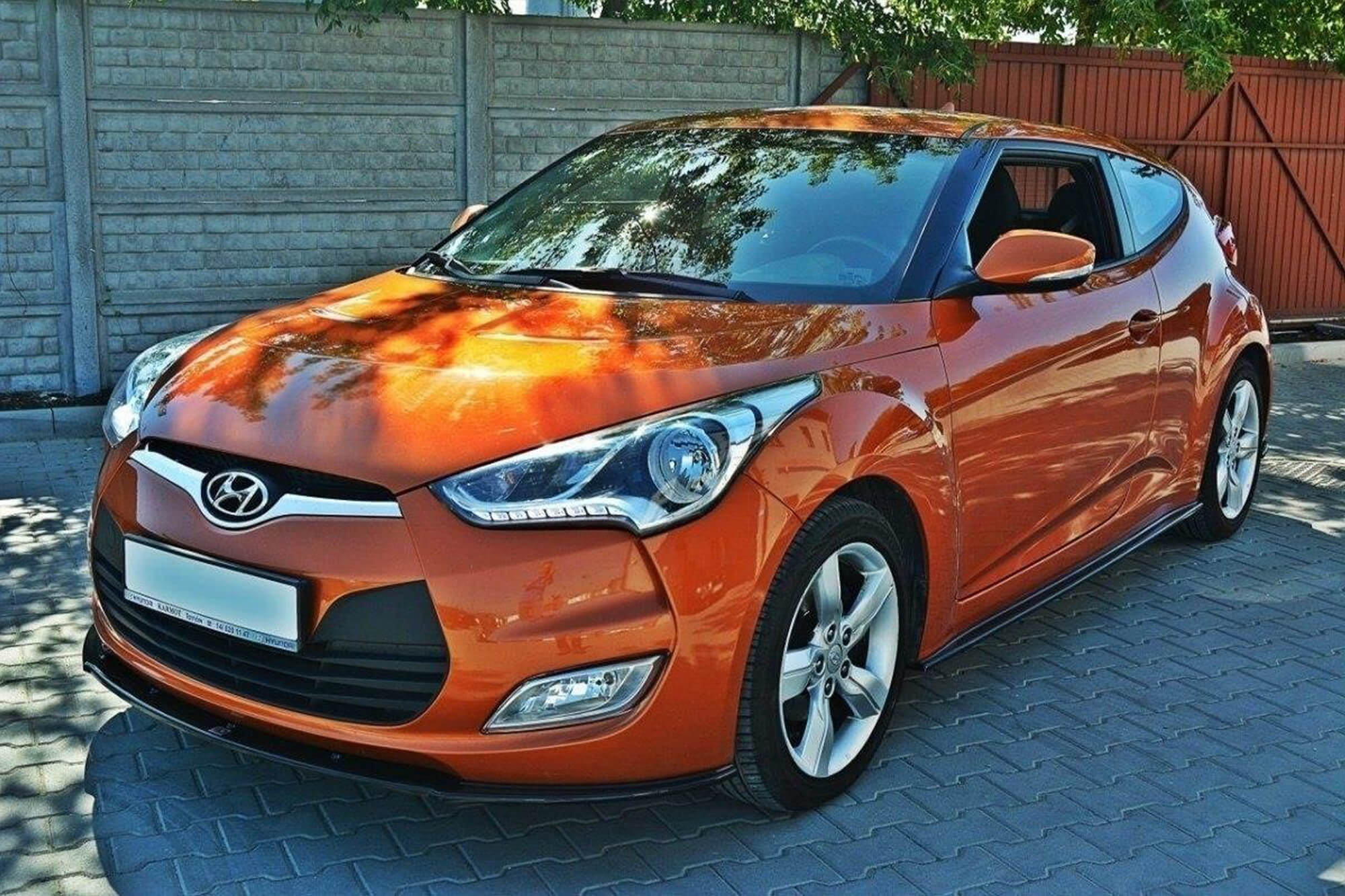 Спојлер  Maxton Design за преден  браник на Hyundai Veloster по 2011 година, црн лак