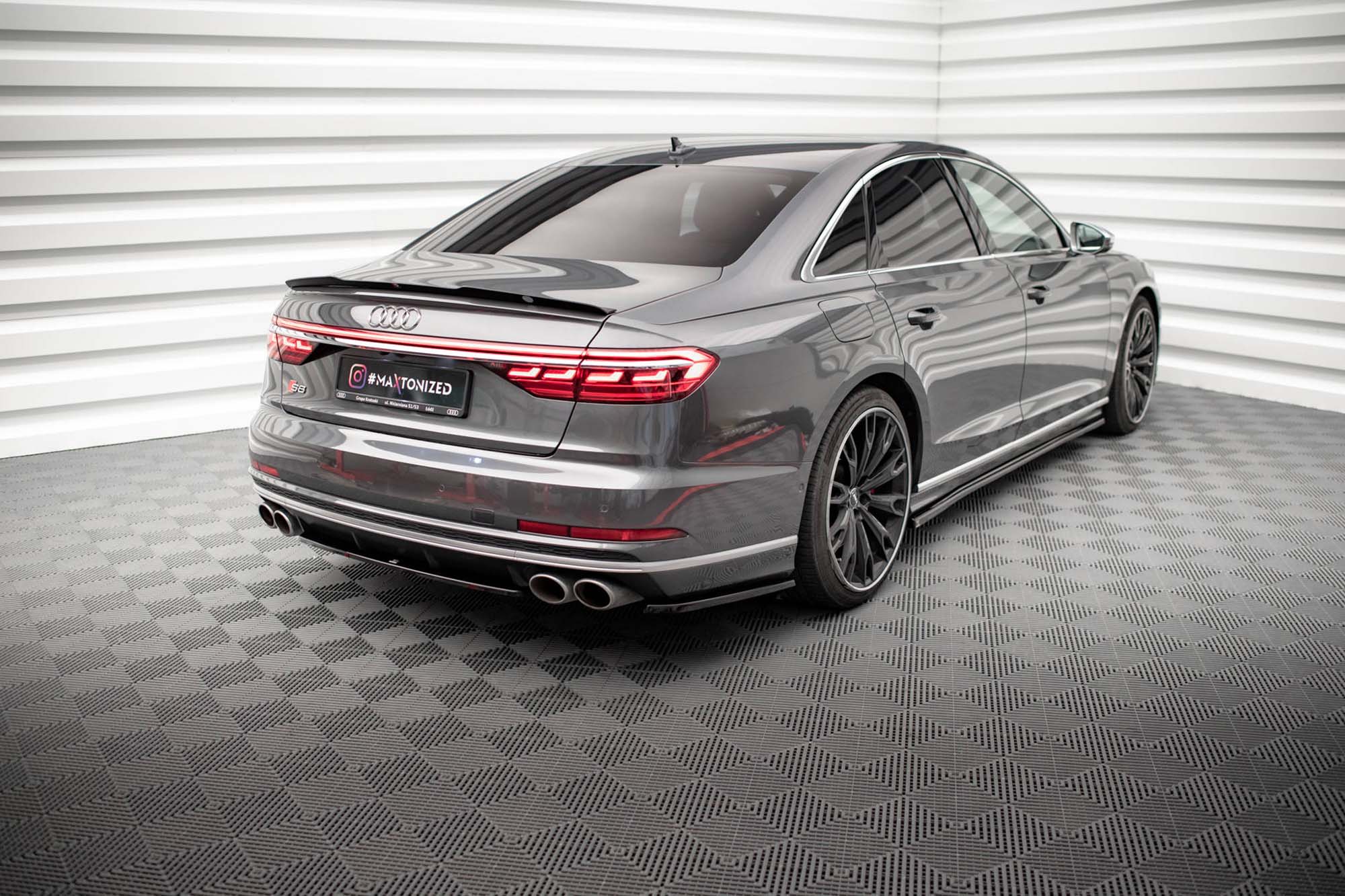 Странични додатоци  Maxton Design за заден браник на Audi S8 D5 2019-2021, боја карбон