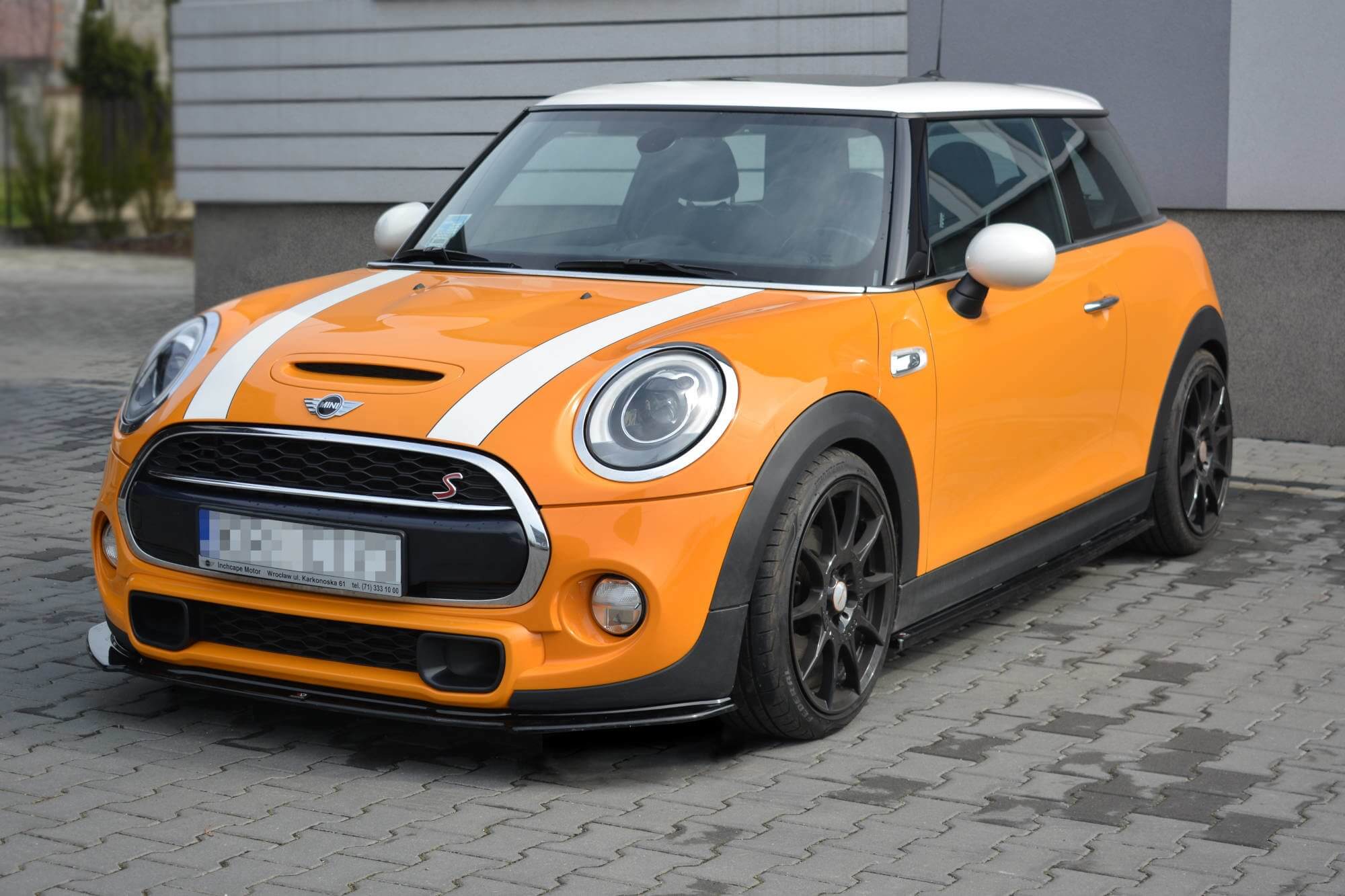 Додатоци  Maxton Design тип S за прагови на Mini Cooper F56 2014-2017 со 3 врати, црн лак